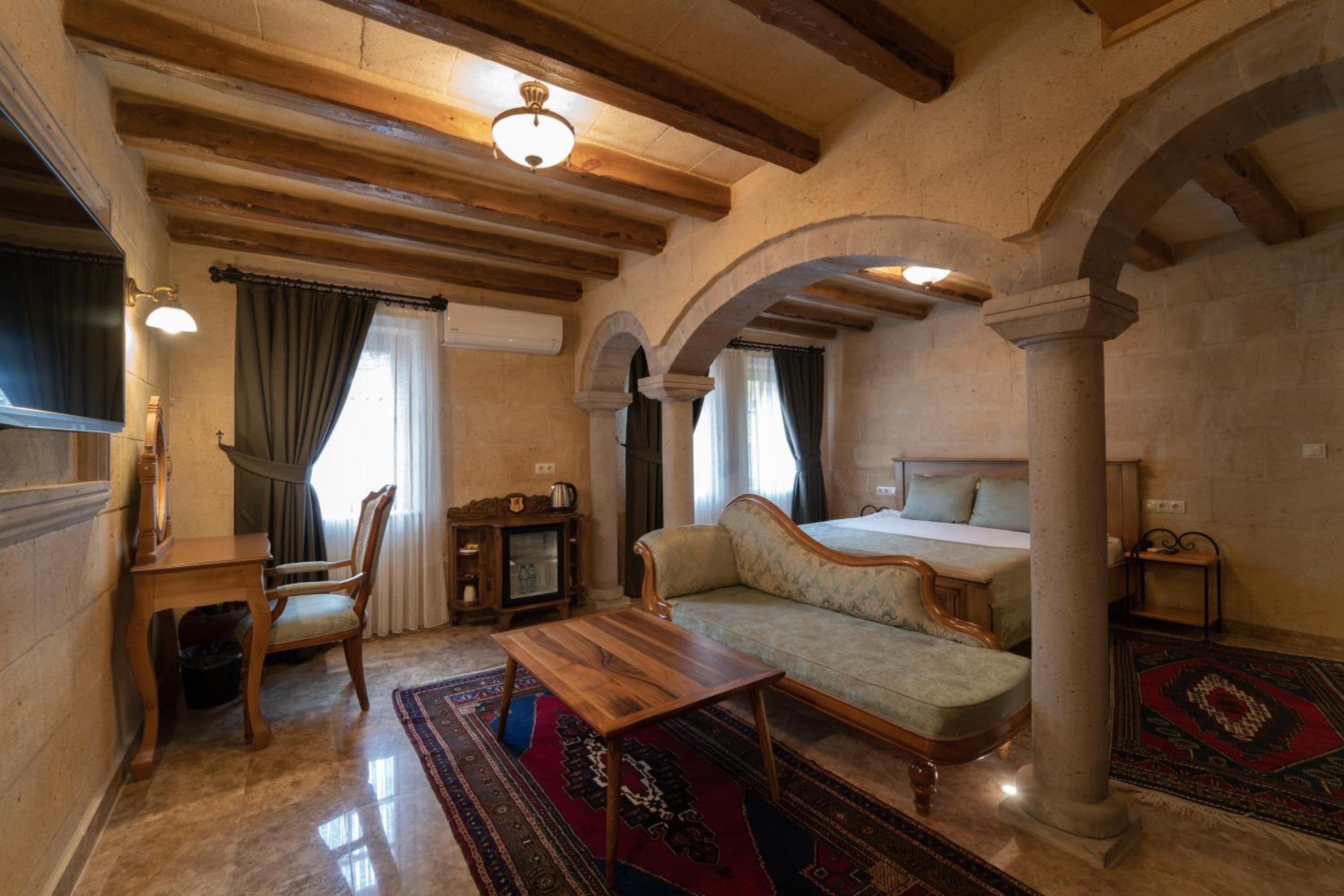 Stone King Suite with Spa Bath - Photo 15