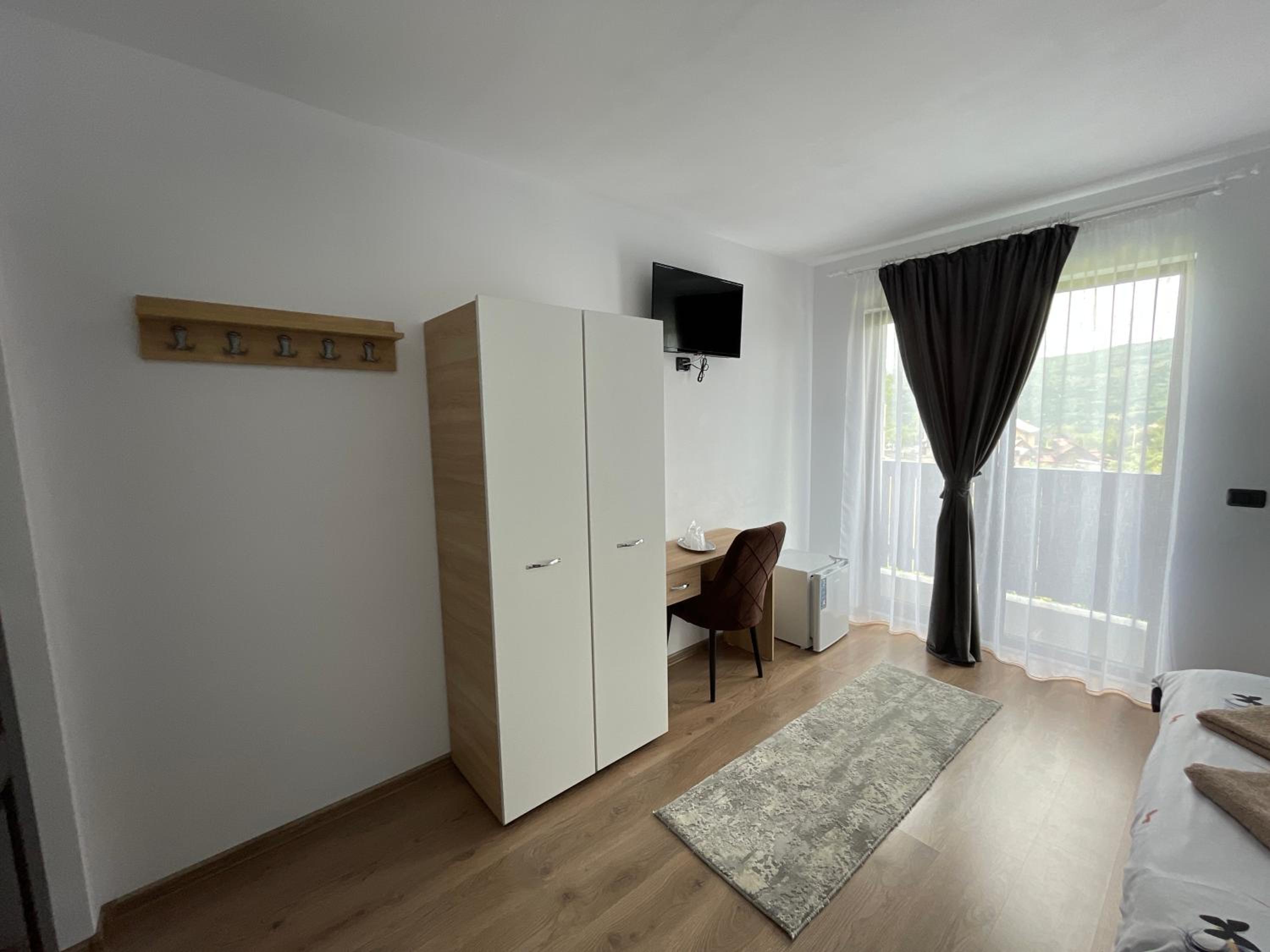 King Room with Mountain View photo 2