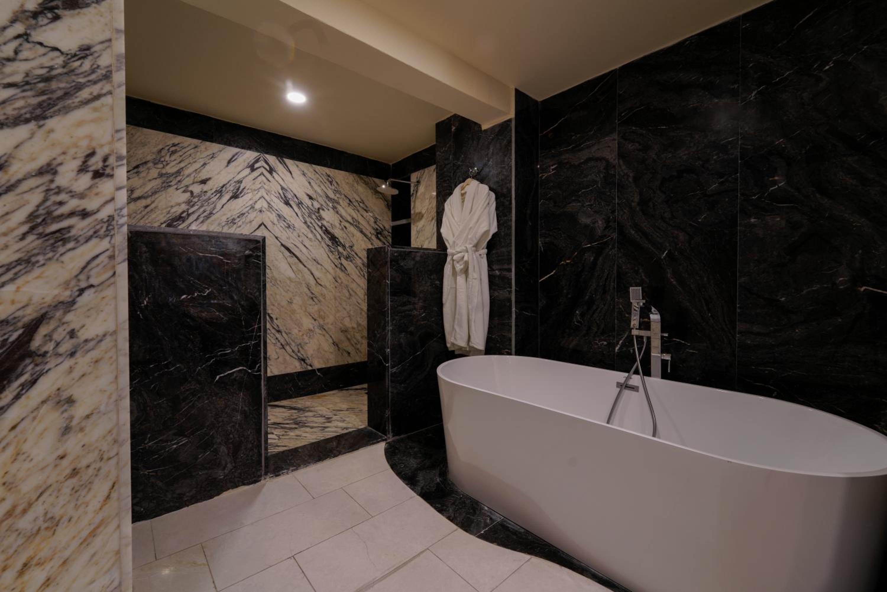 Stone Suite with Balcony - Photo 20