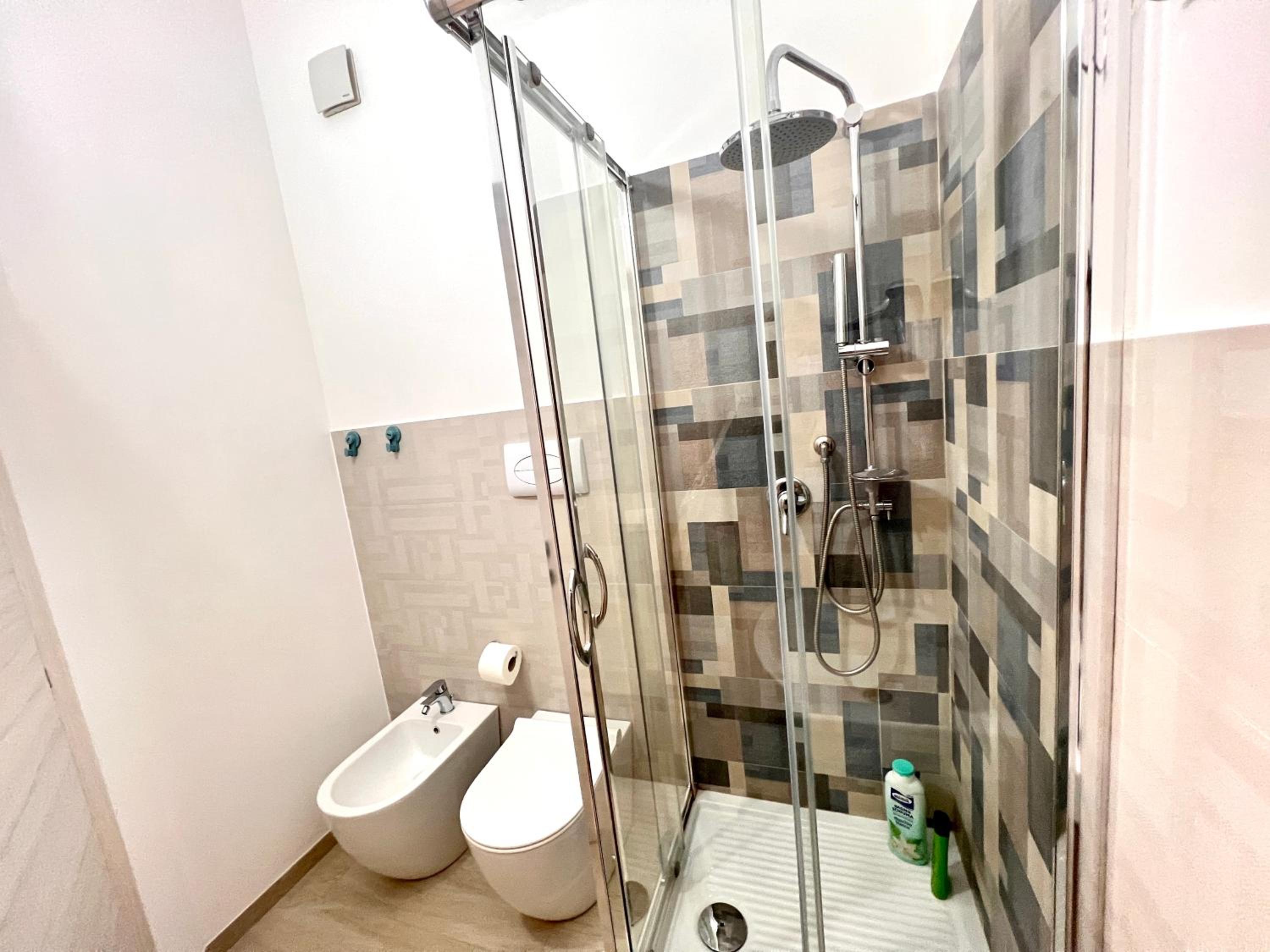 Deluxe Room - Photo 12