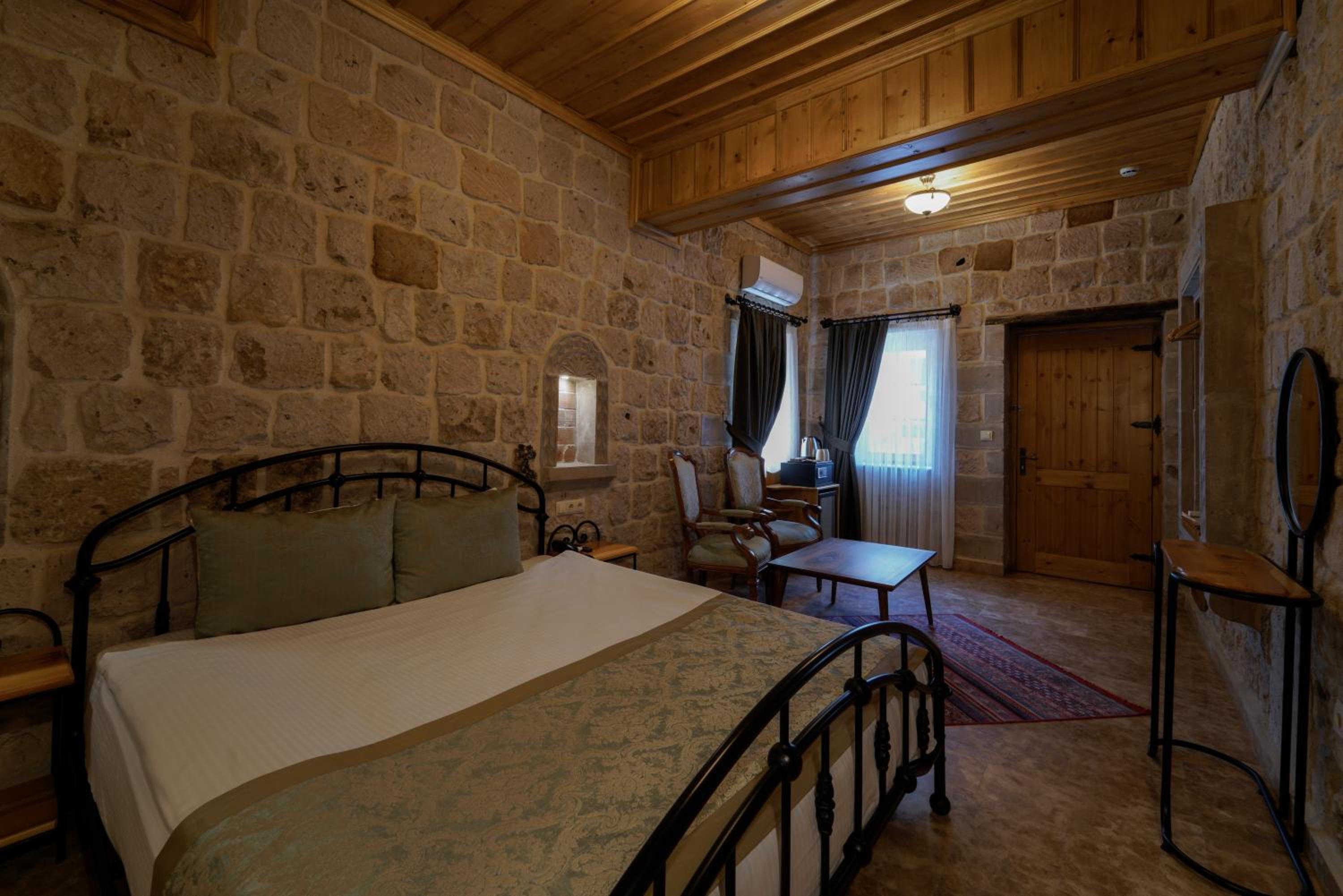Stone Standard Double Room - Photo 4