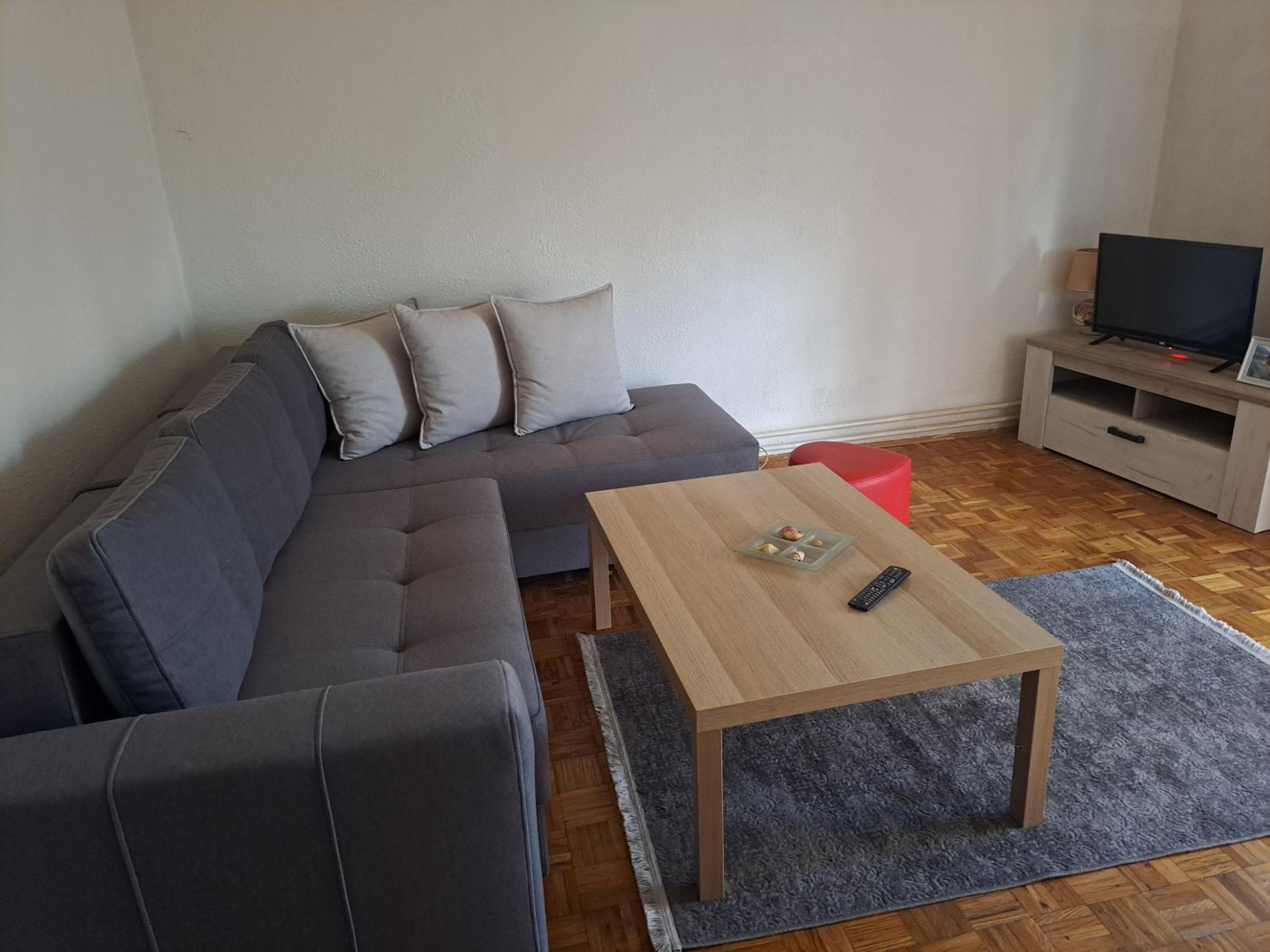 One-Bedroom House photo 1