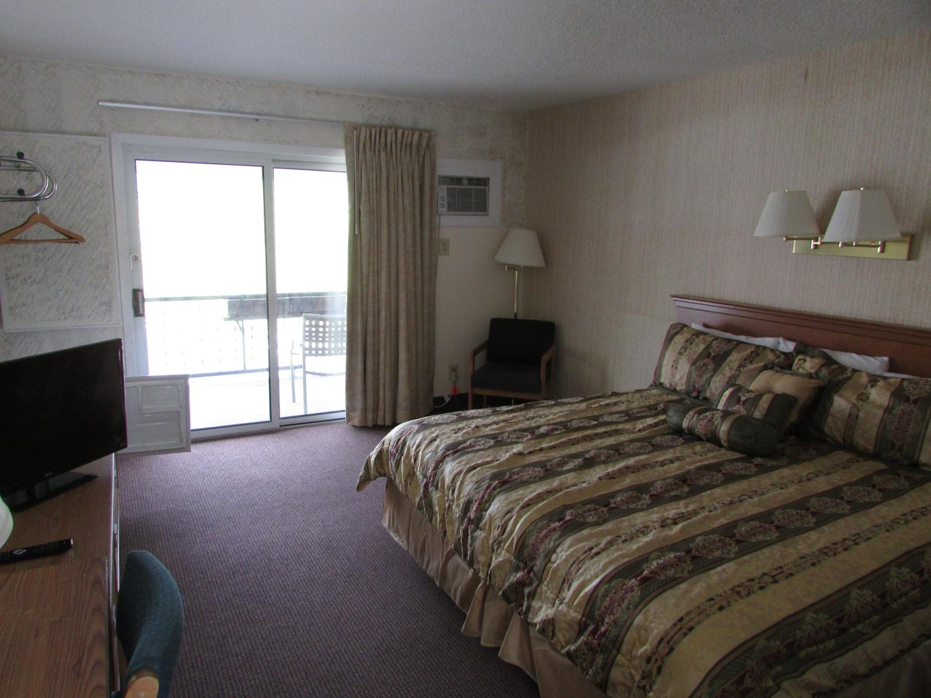 Standard King Room photo 1