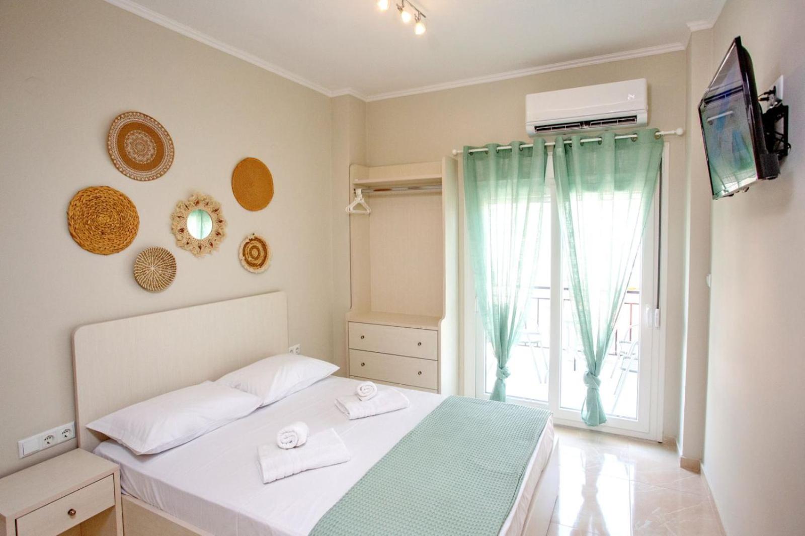 One-Bedroom Apartment with Balcony photo 1