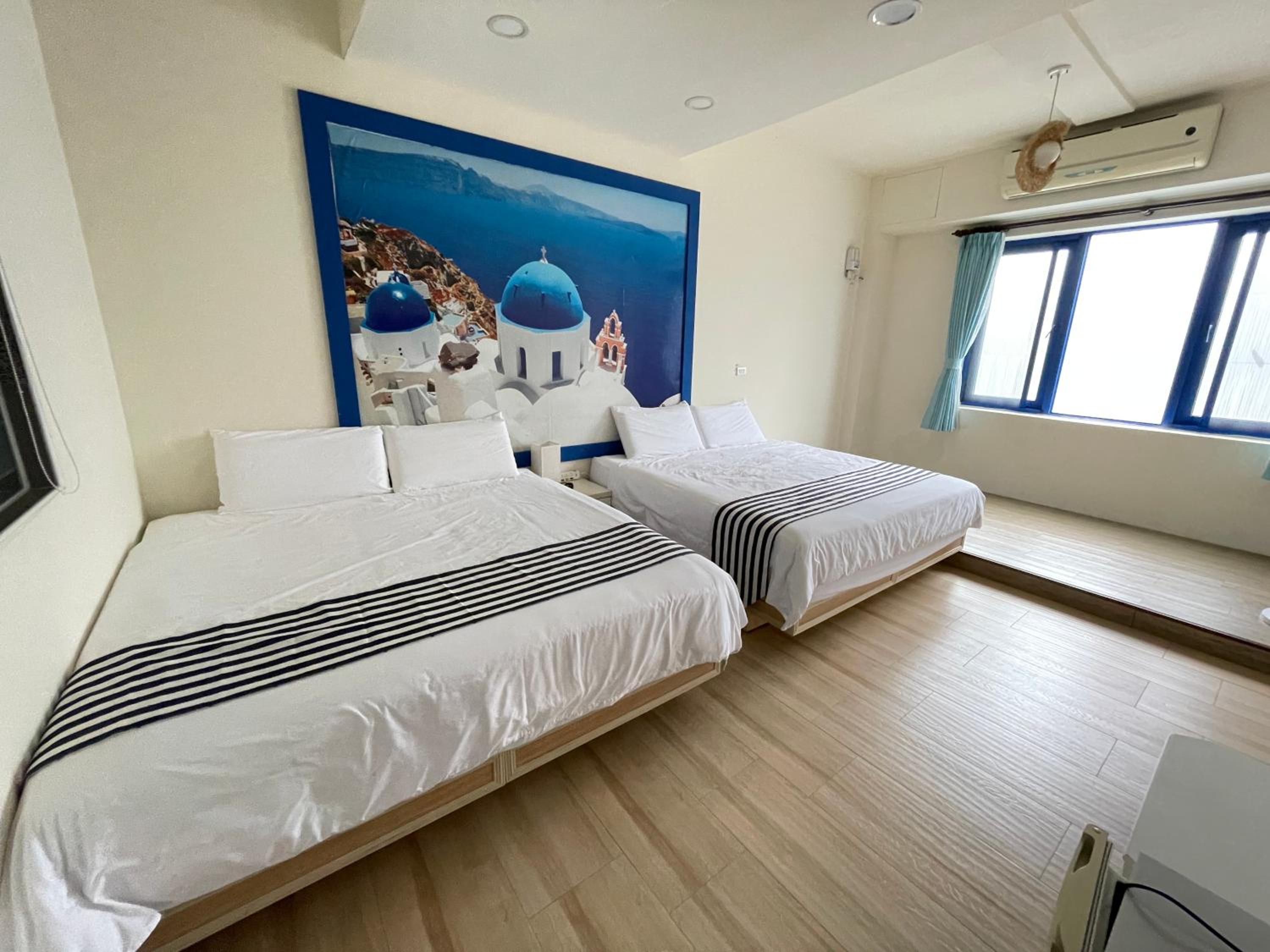 Large Twin Room photo 2