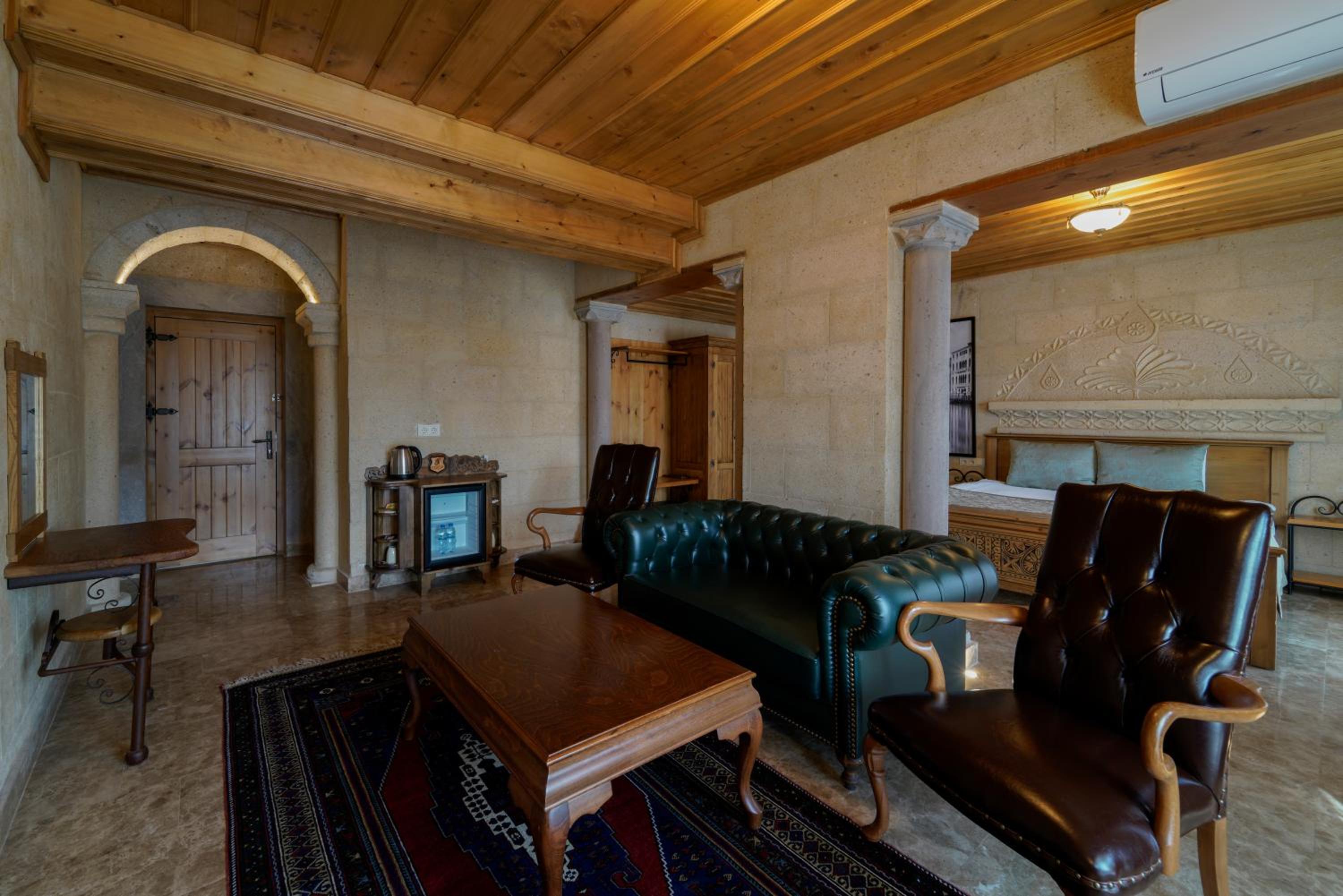 Stone Suite with Balcony - Photo 1