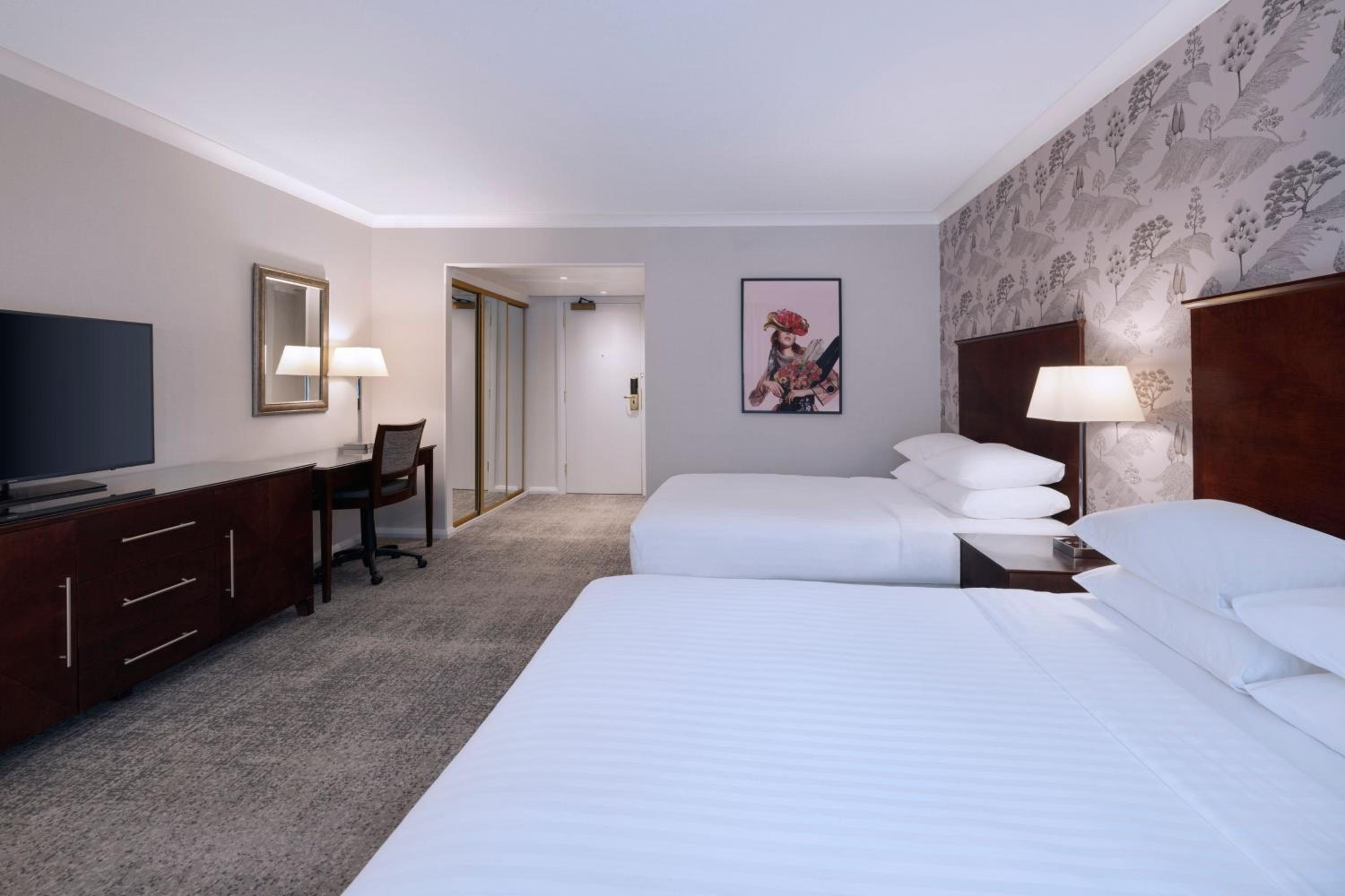 Deluxe Double Room with Two Double Beds - Photo 2