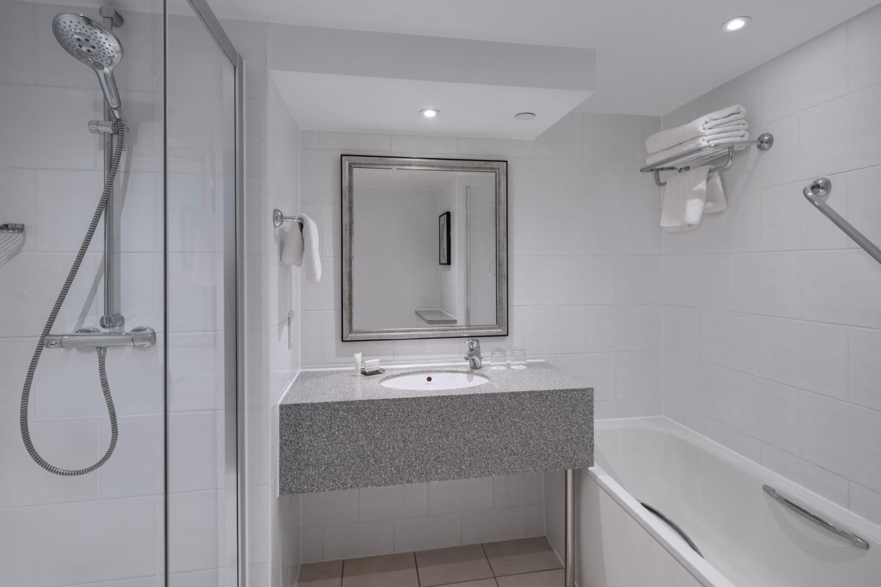 Large King Room with Balcony or Patio  photo 2