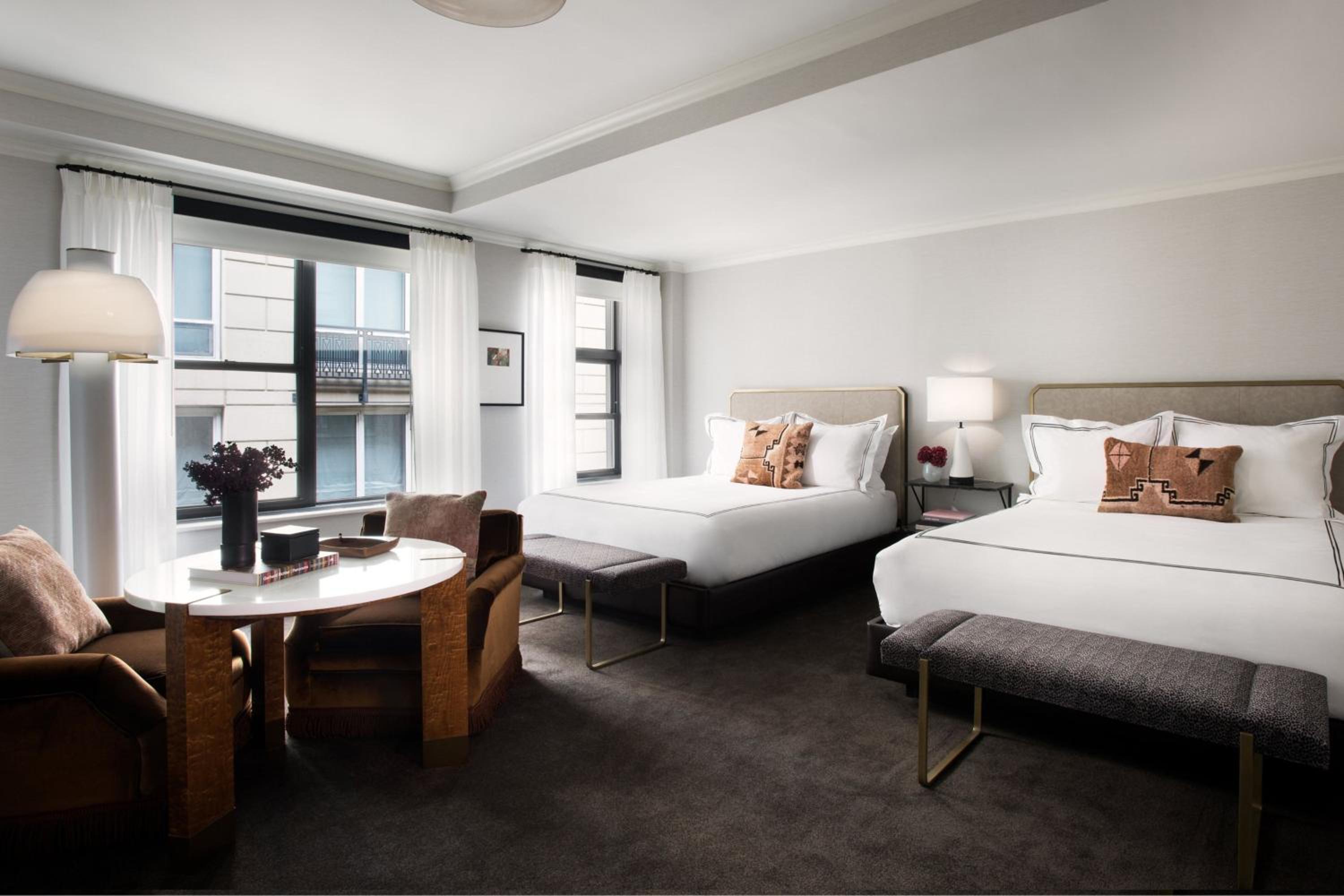 Standard Queen Room with Two Queen Beds - Photo 2