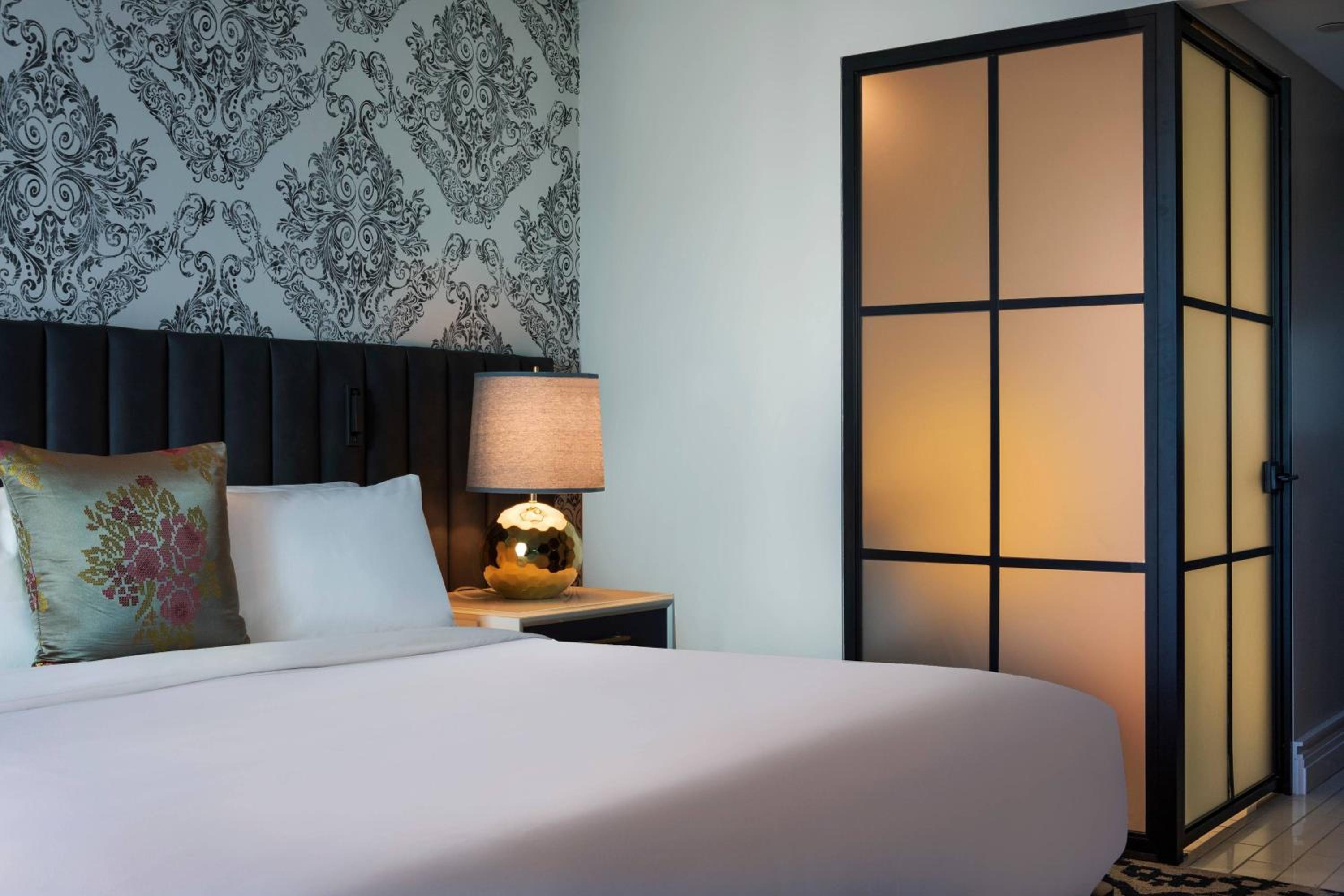 Premium, Guest room, 1 King photo 2