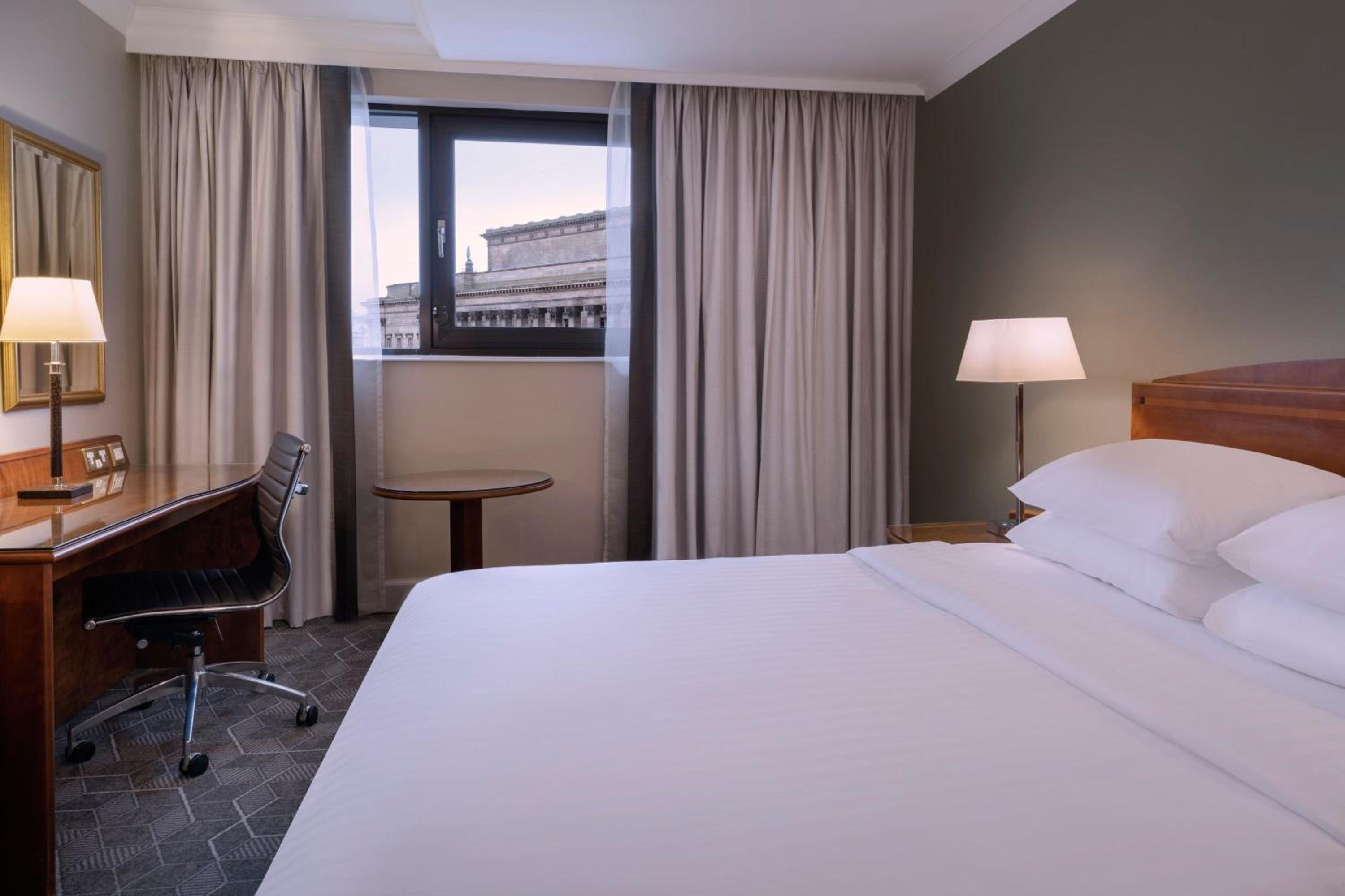 Deluxe Queen Room - Photo 5