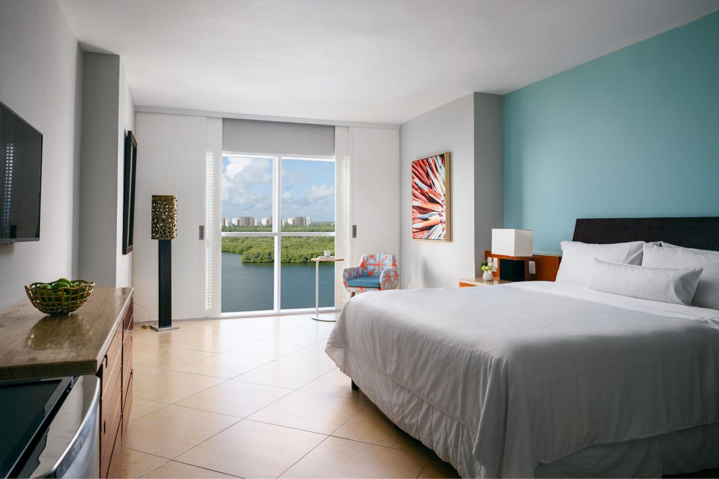 King Room with Lagoon View - Photo 1