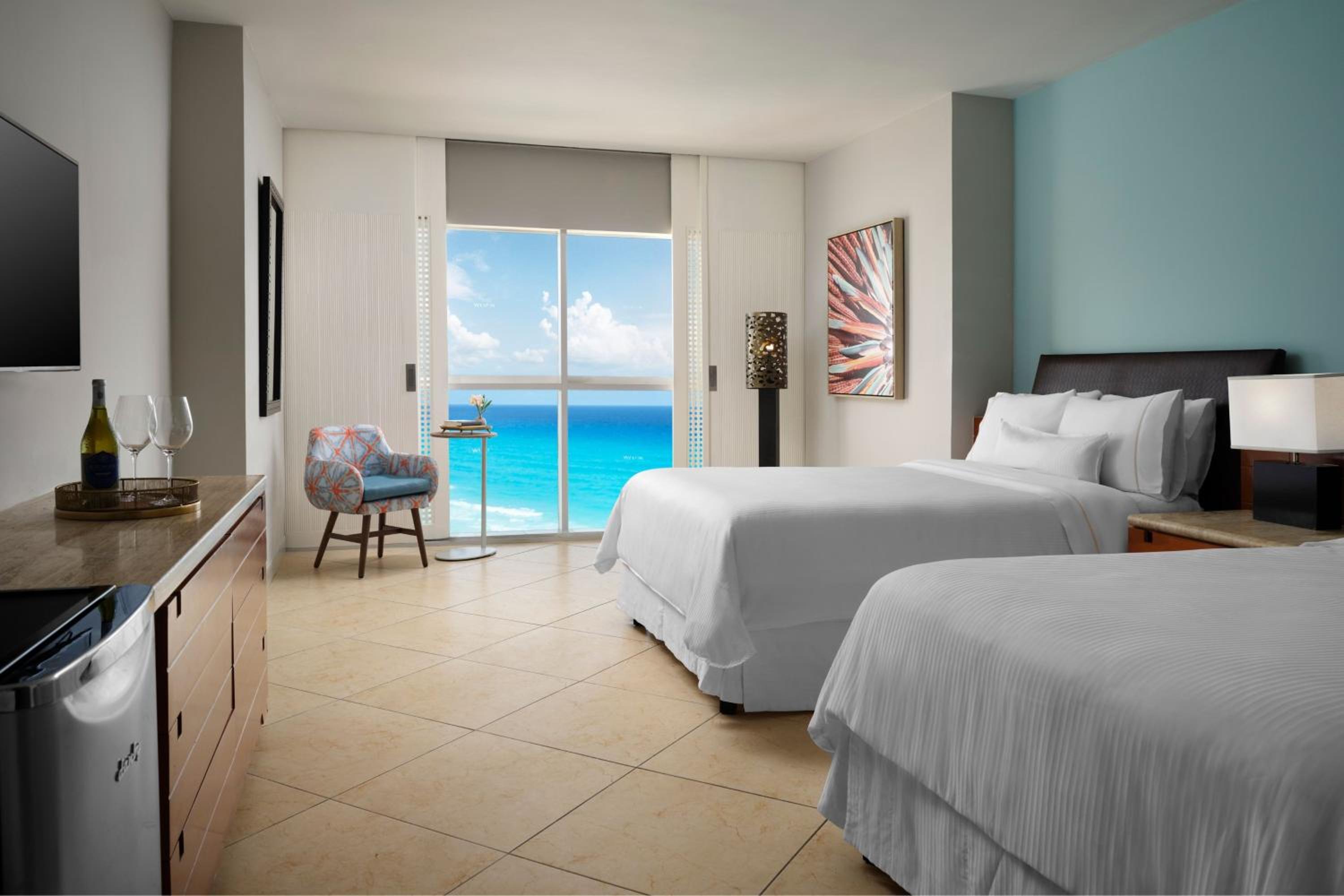 Double Room with Two Double Beds and Ocean View - Photo 1