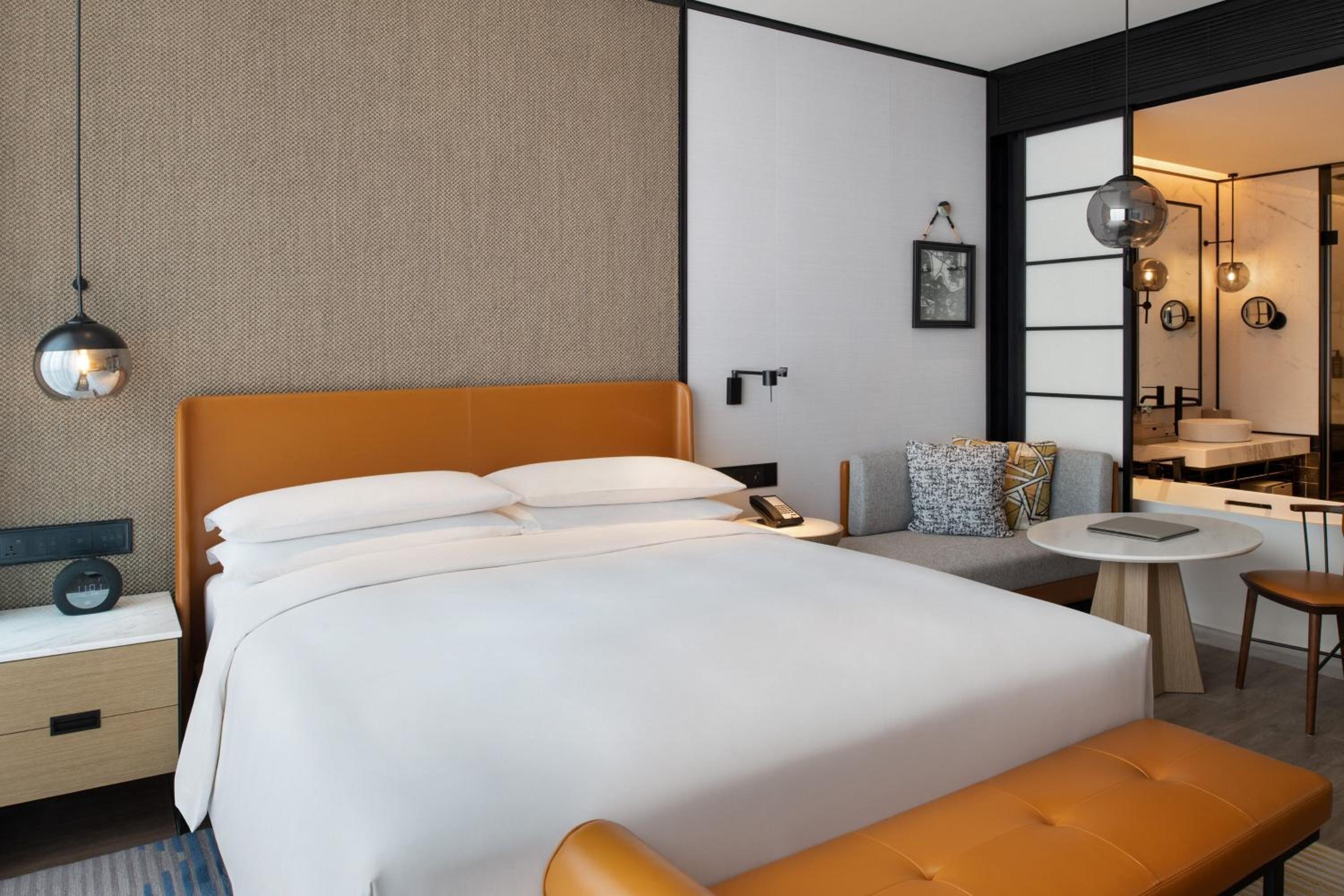 Deluxe King Room
