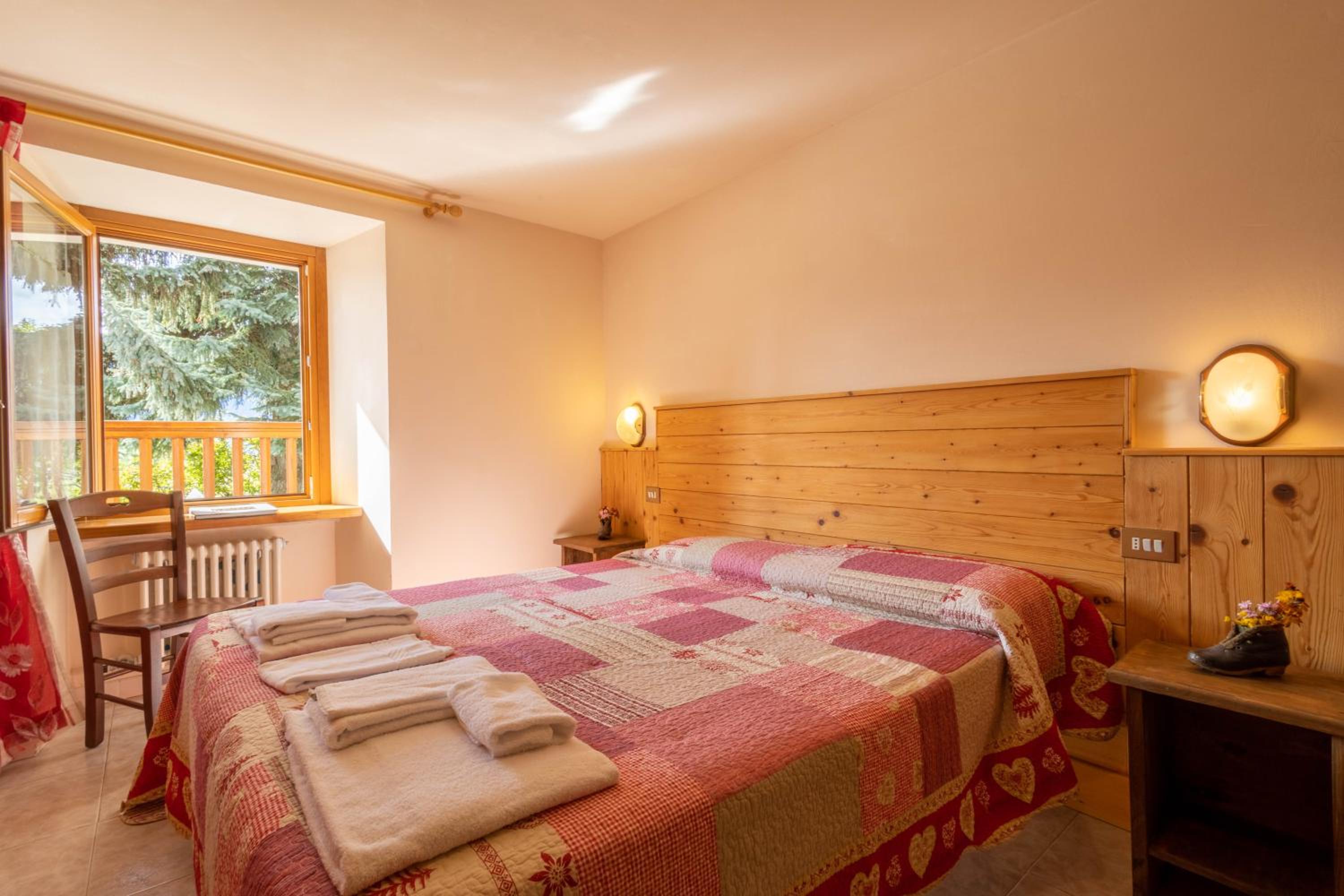 One-Bedroom Apartment with Balcony and Mountain View   - Photo 1