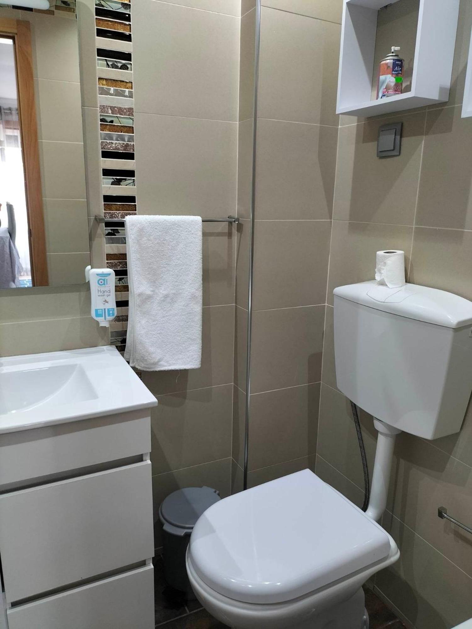 One-Bedroom House - Photo 3