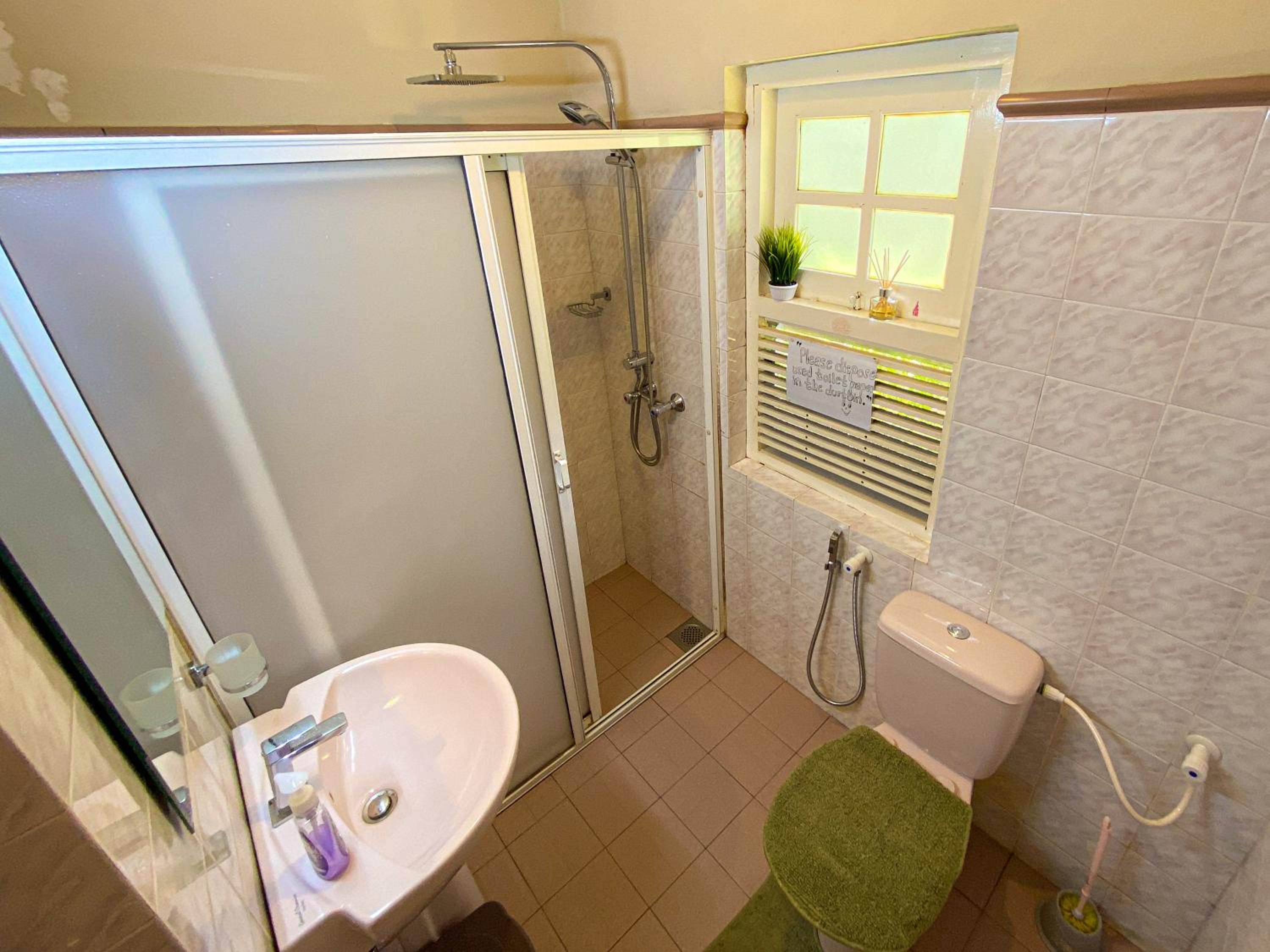 Double Room with Private Bathroom photo 2