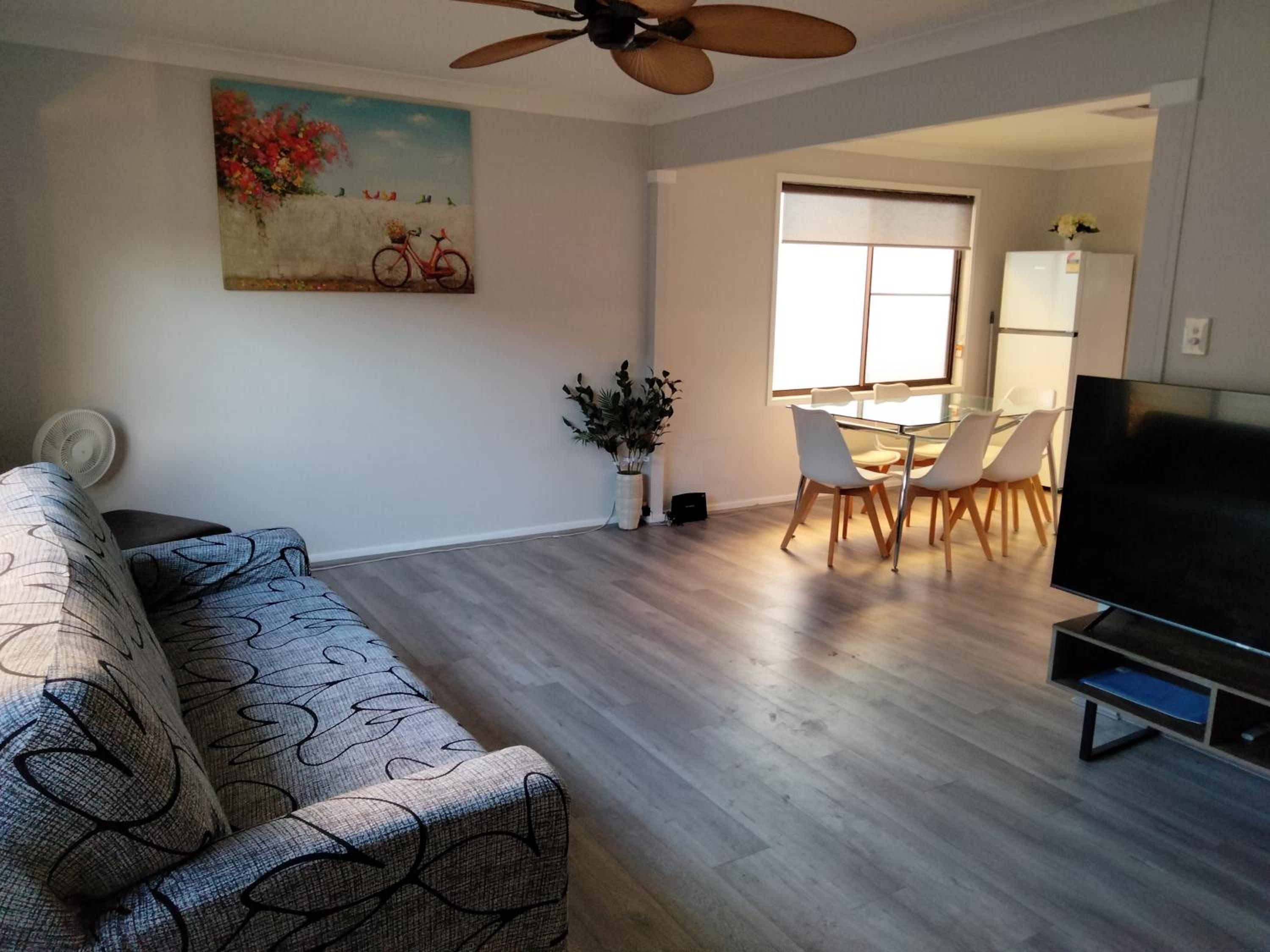 Four-Bedroom House photo 2