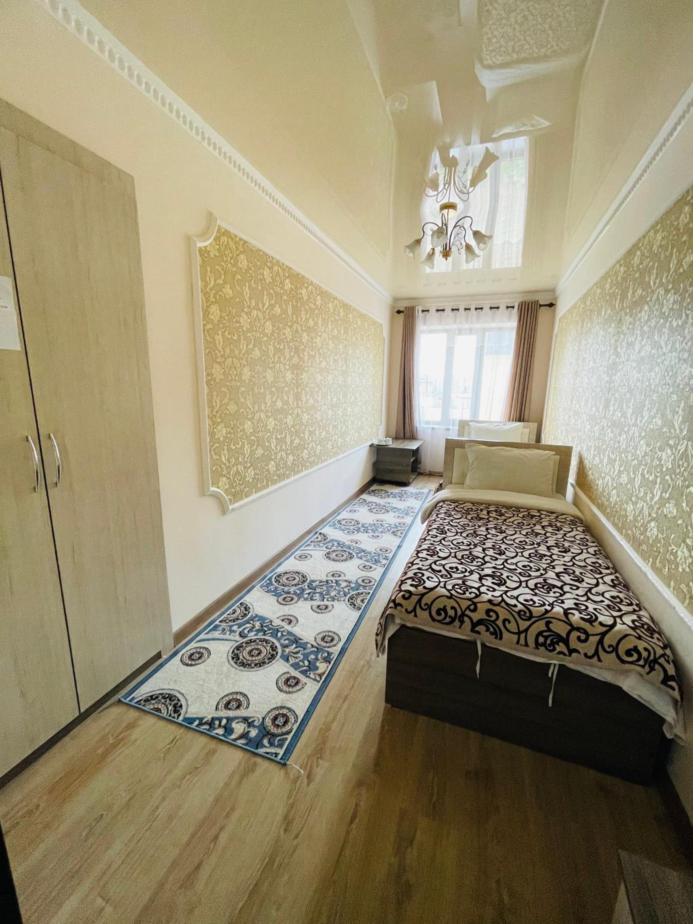 Twin Room with Shared Bathroom photo 2