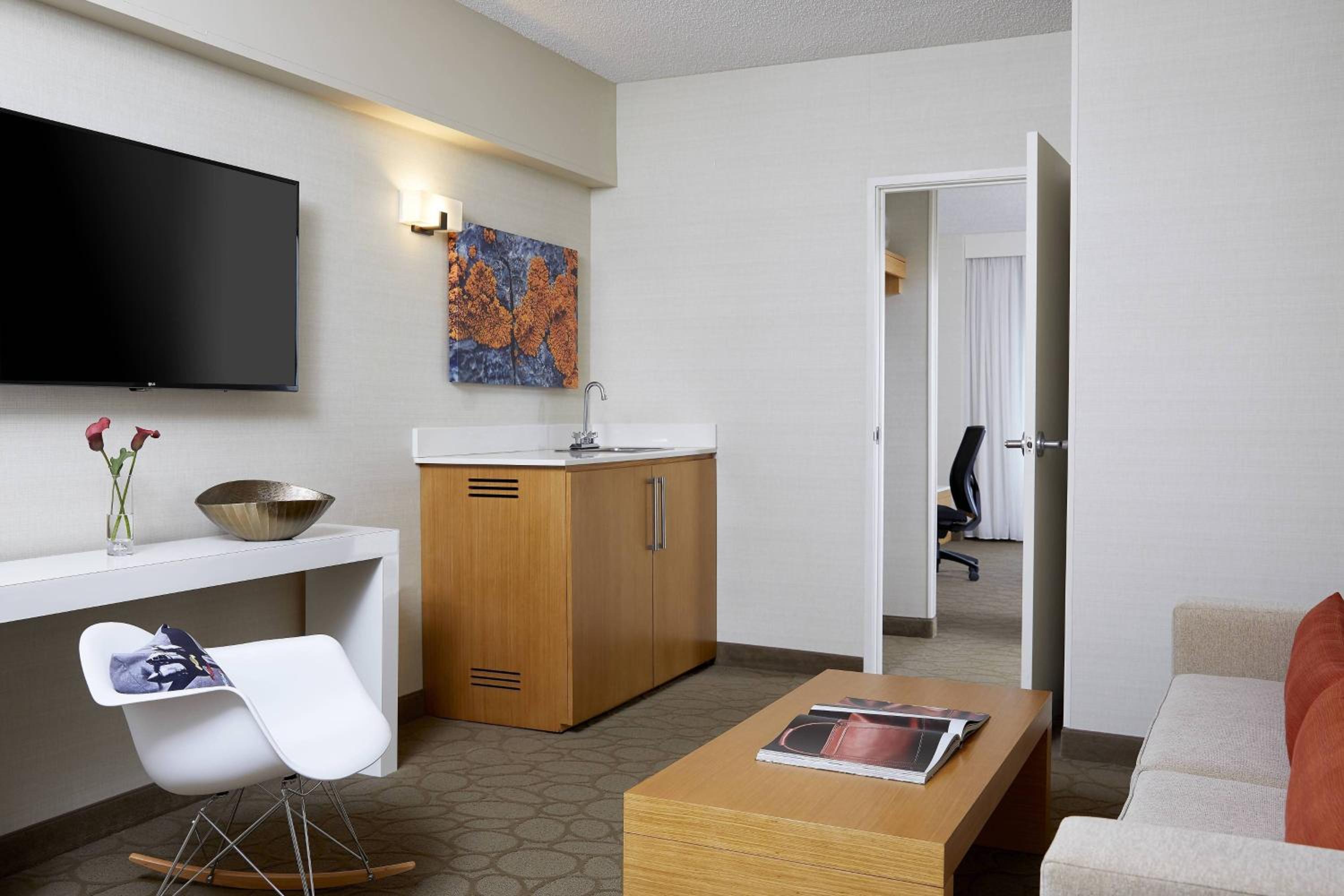 One-Bedroom King Suite with Sofa-Bed - Photo 5