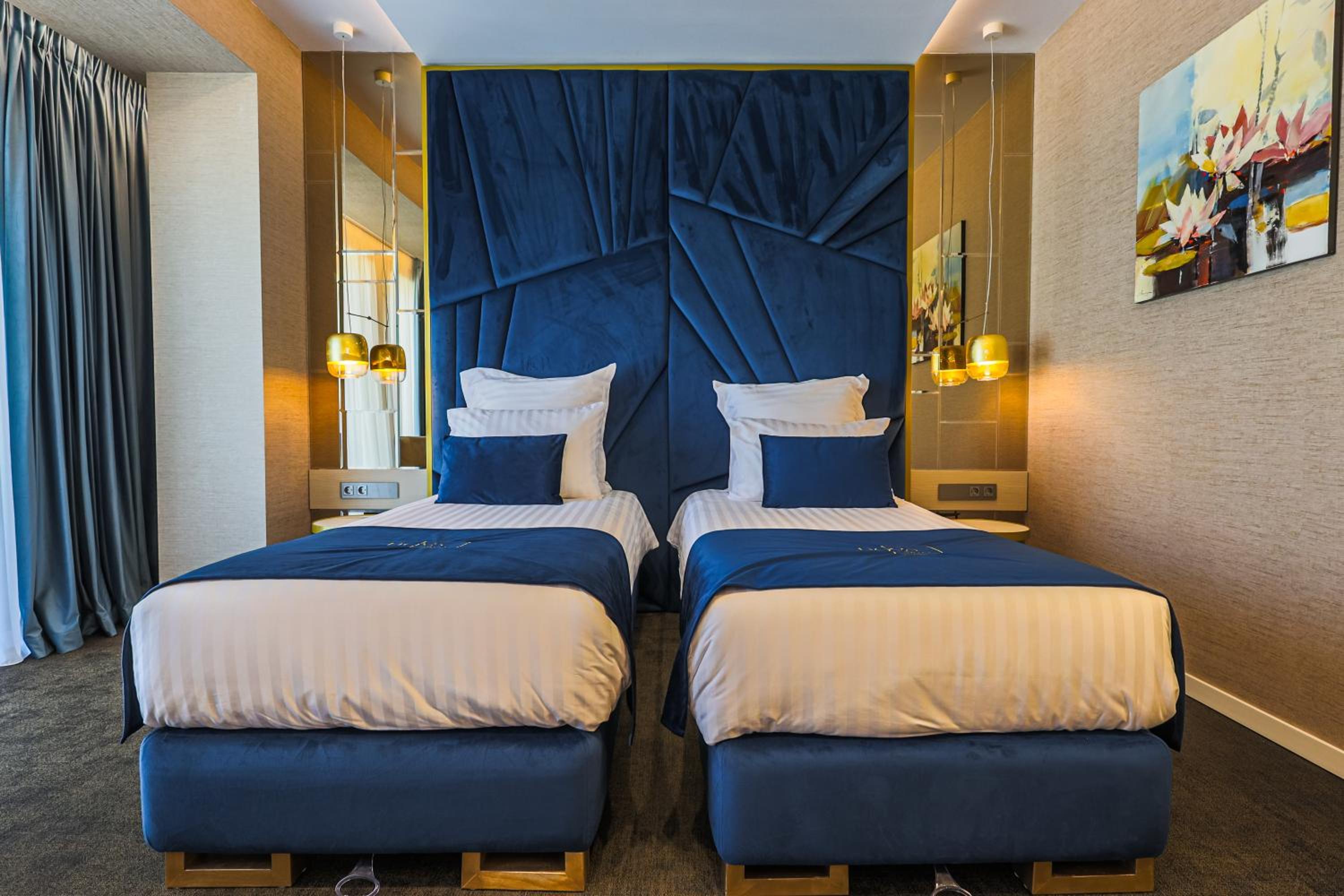Twin Room with Balcony photo 3