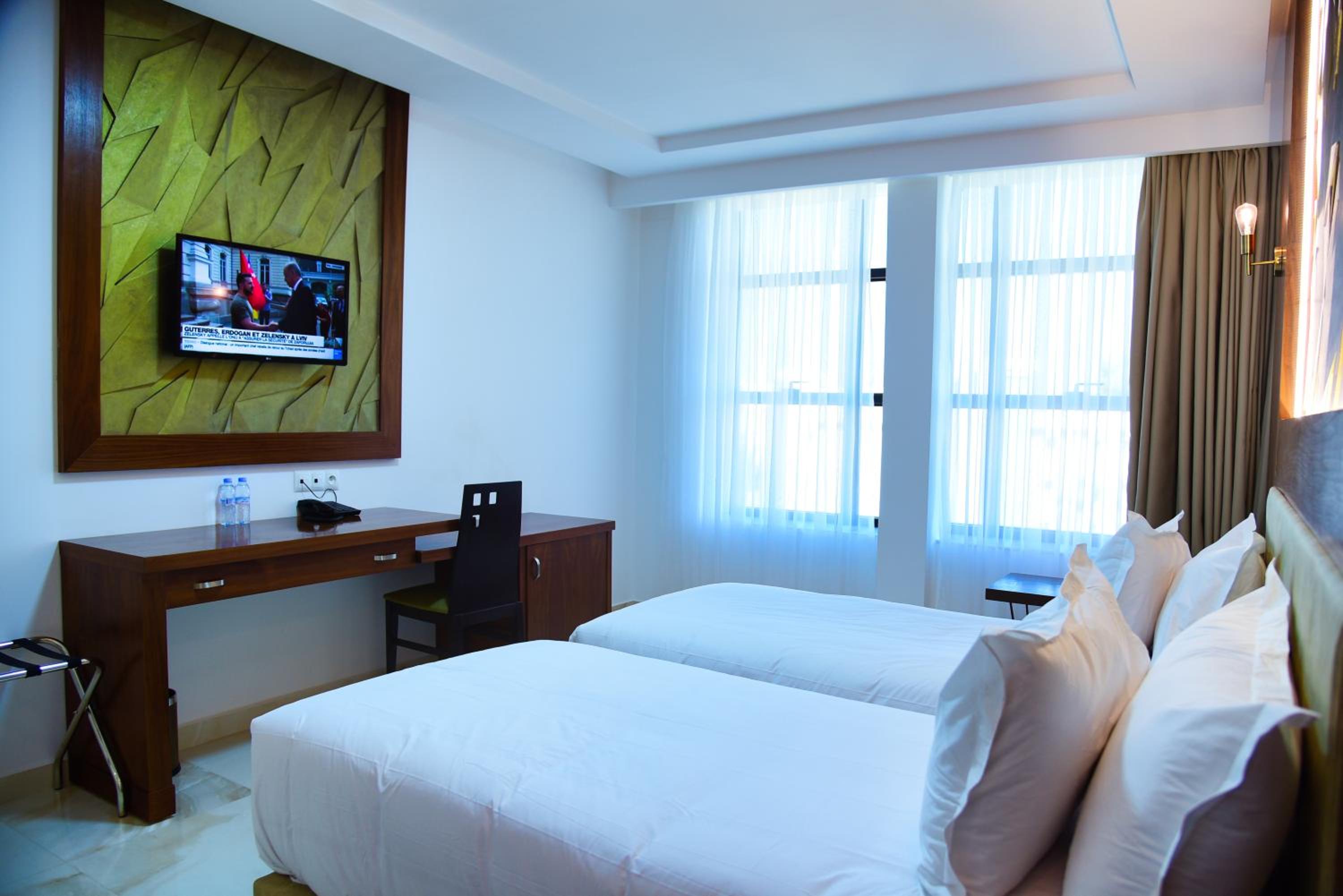 Standard Twin Room - Photo 1