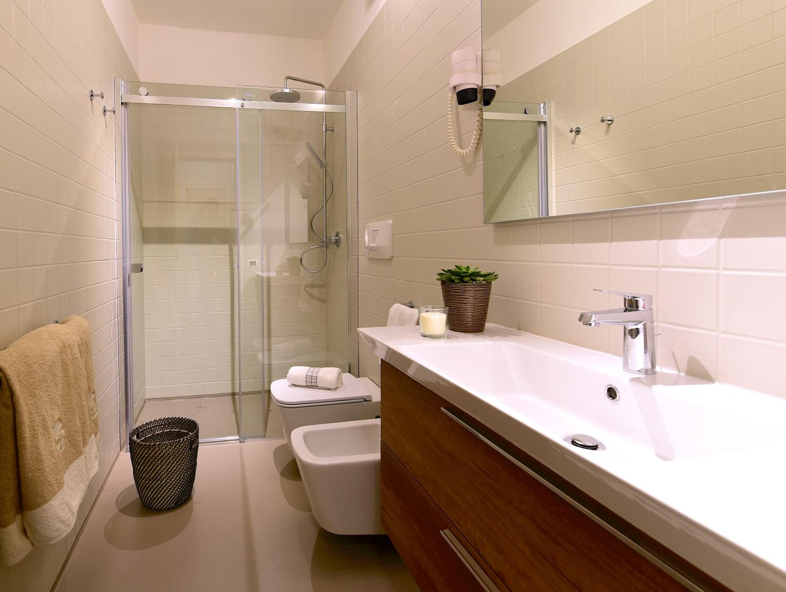 Double or Twin Room - Photo 2