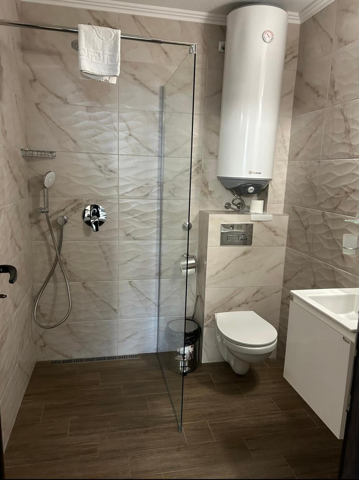 Double or Twin Room photo 3