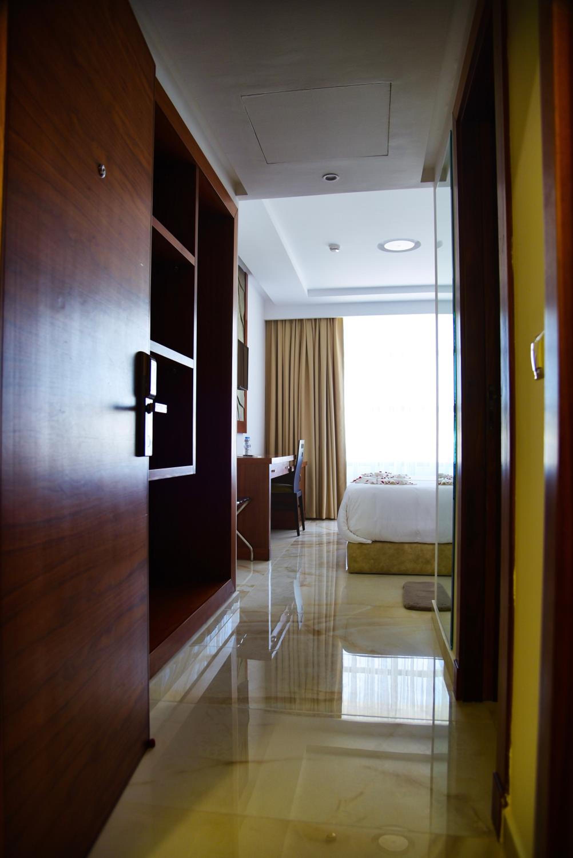 Standard Twin Room - Photo 2