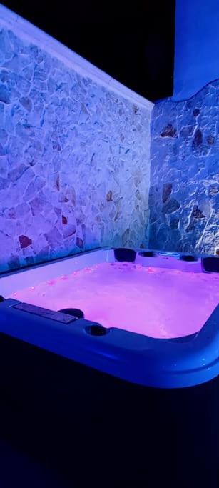 Studio with Spa Bath photo 2