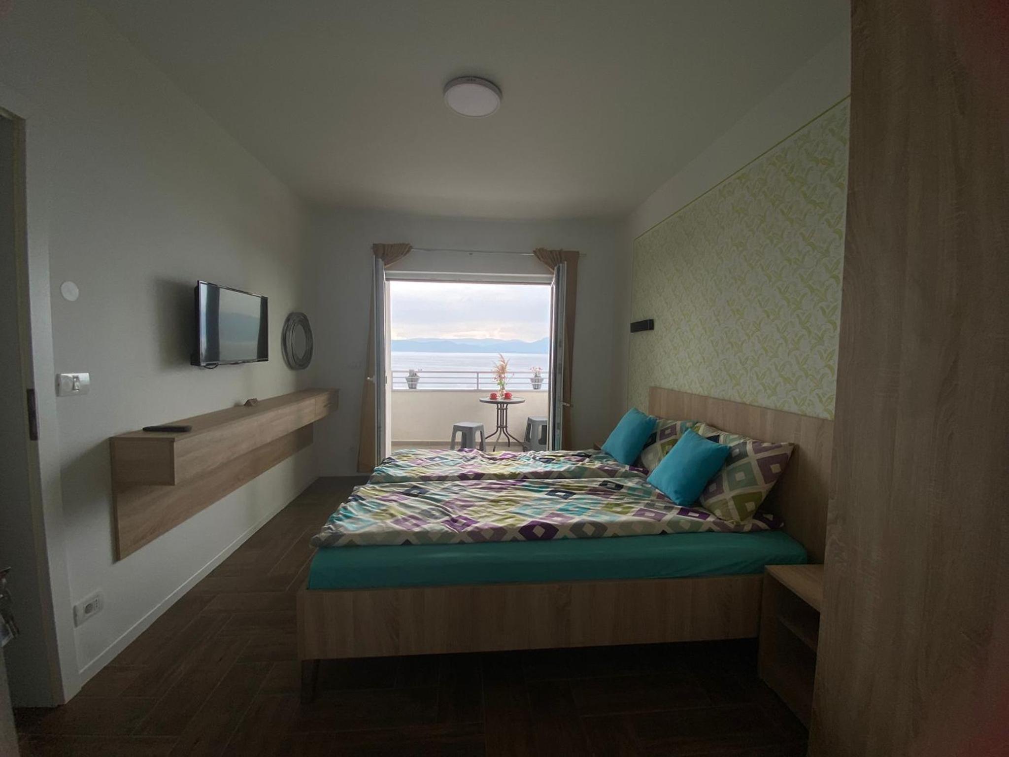 Apartment with Lake View photo 2