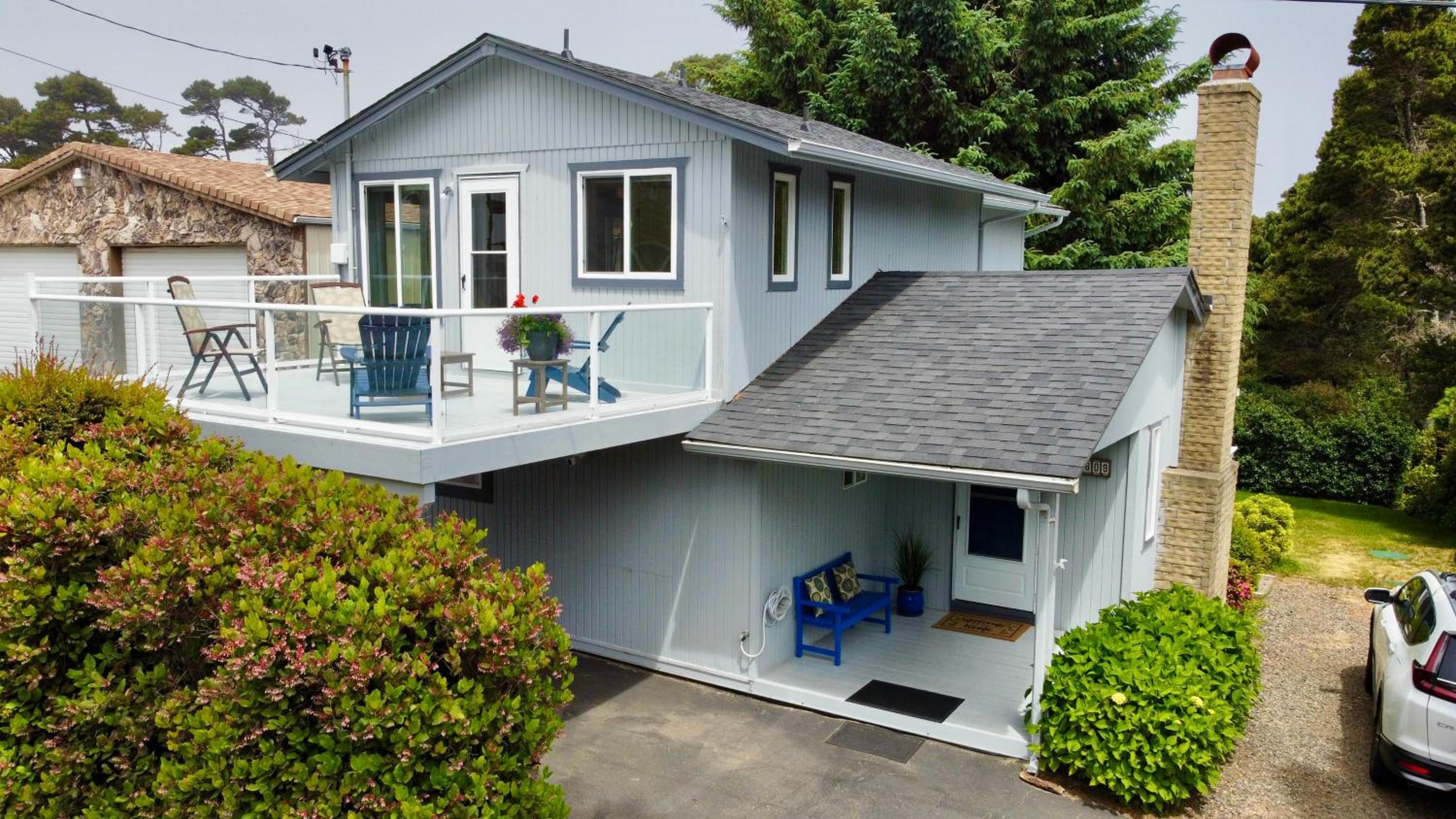 Three-Bedroom House photo 3
