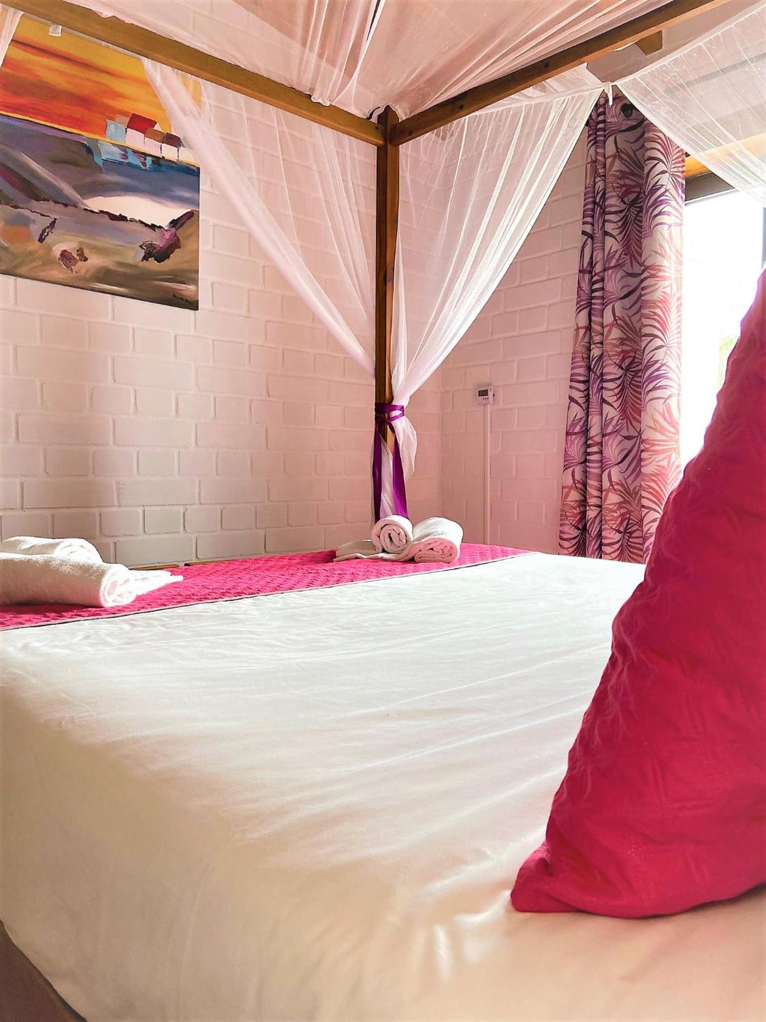 Two-Bedroom House - Photo 11