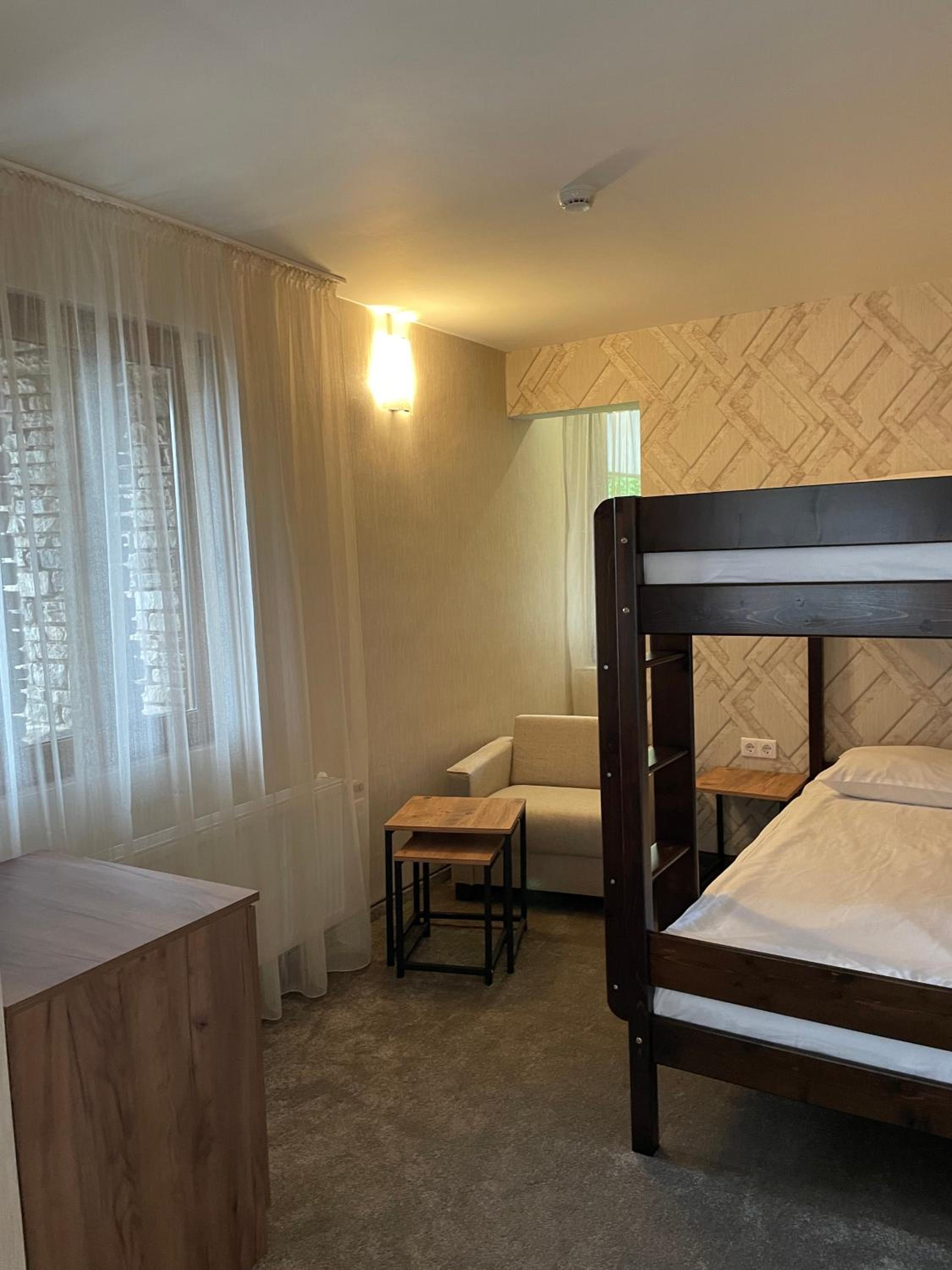 Deluxe Family Room - Photo 4