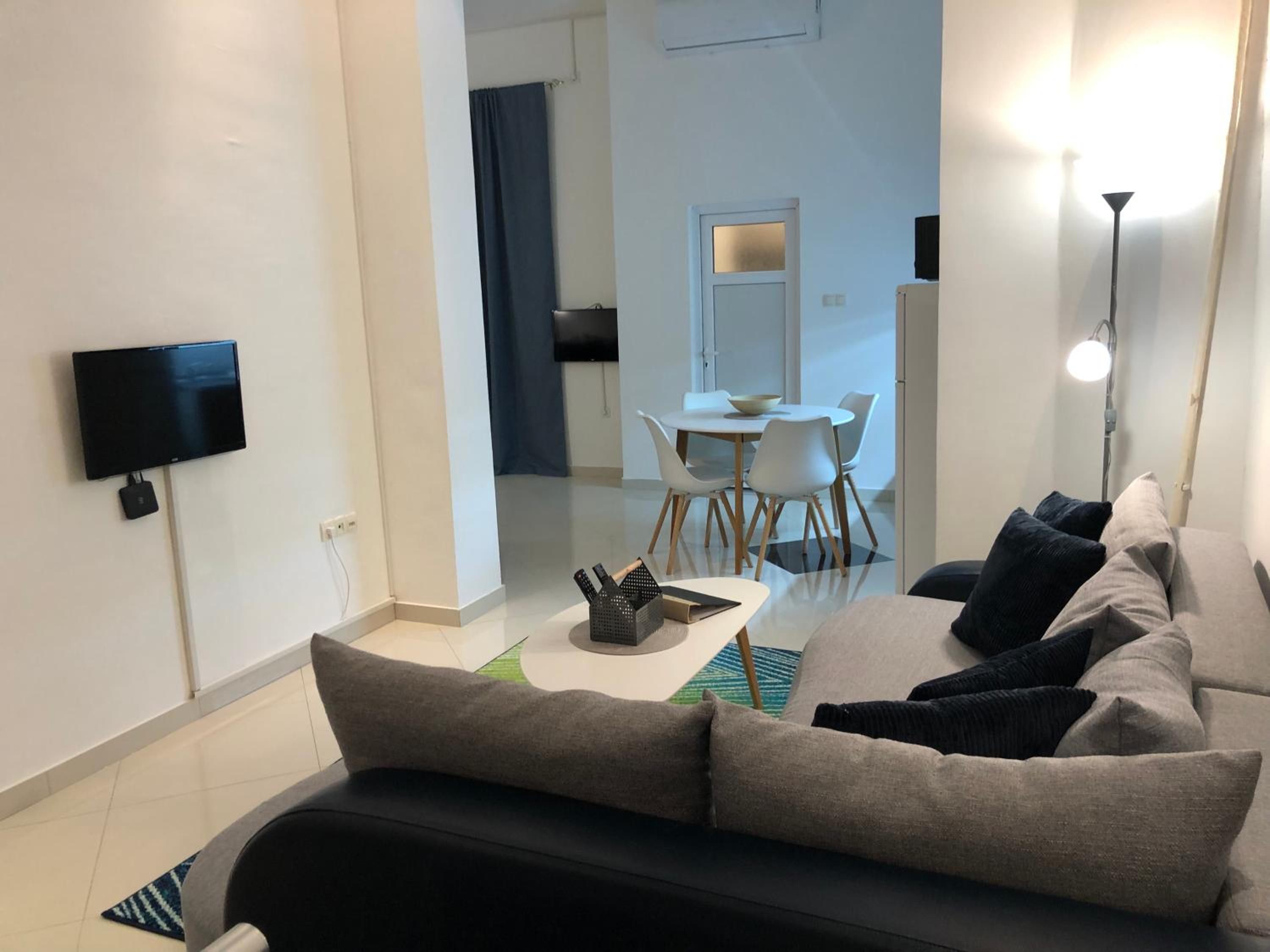 One-Bedroom Apartment photo 3