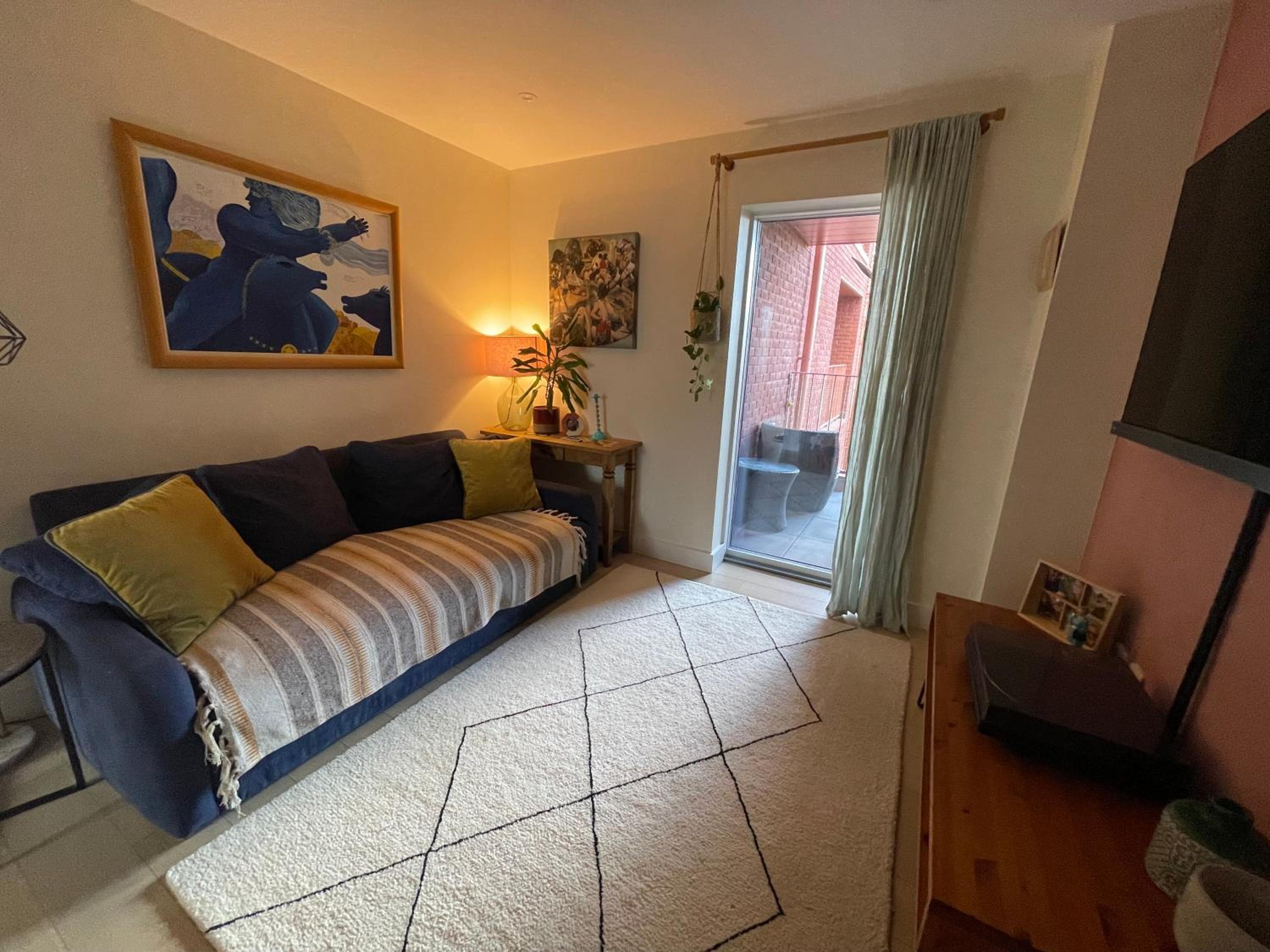One-Bedroom Apartment with Park View photo 1