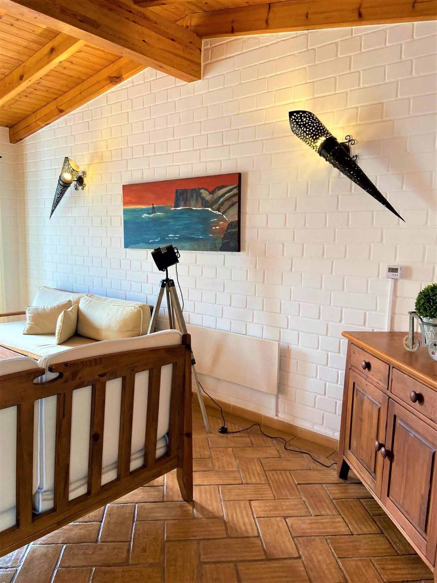 Two-Bedroom House - Photo 4