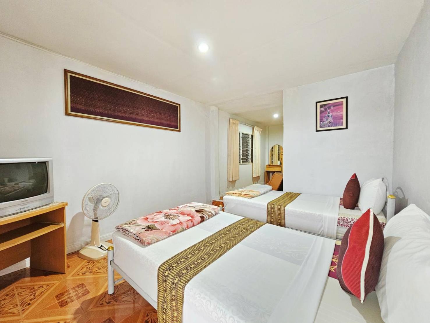 Superior Twin Room with Garden View photo 2