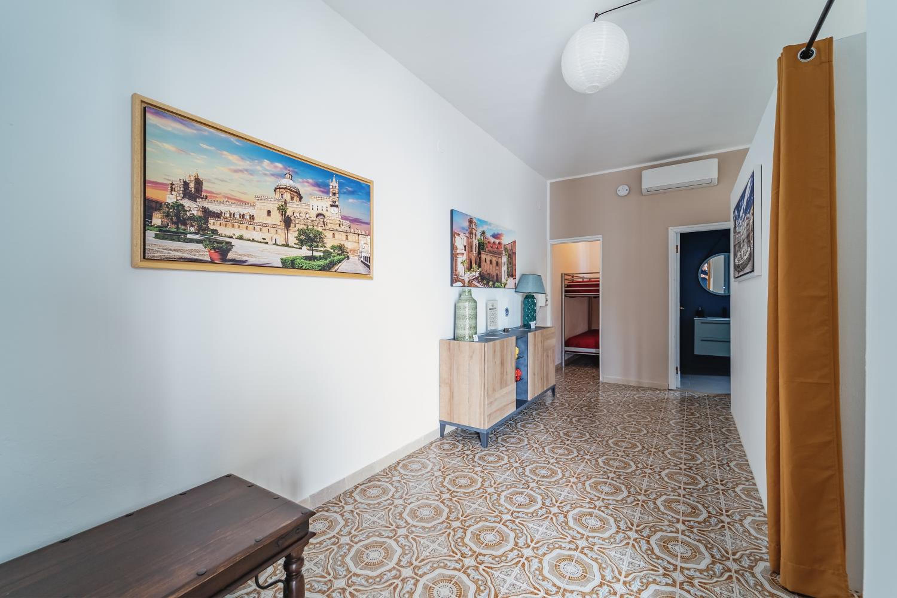 One-Bedroom House - Photo 31