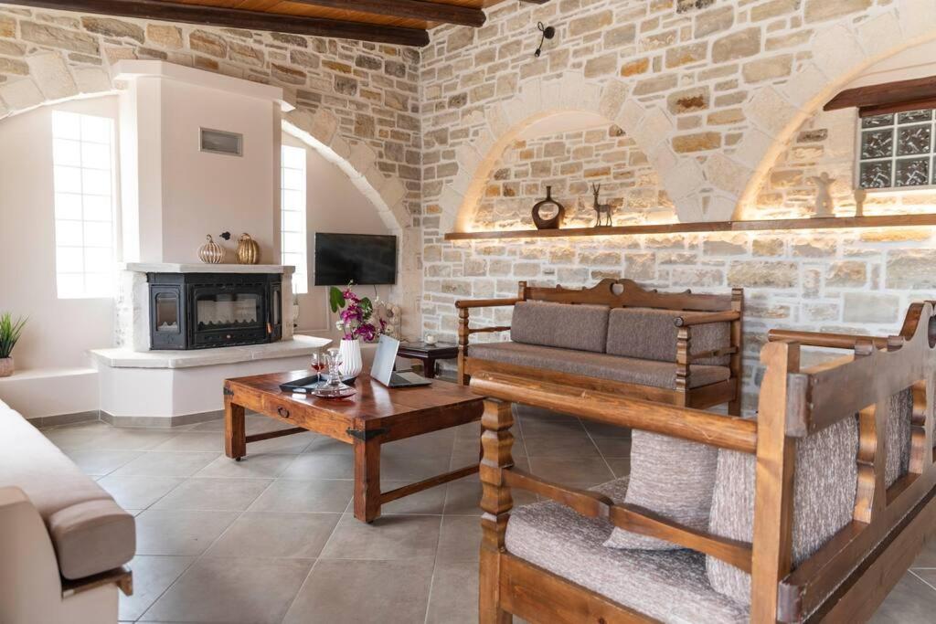 Three-Bedroom Villa photo 1