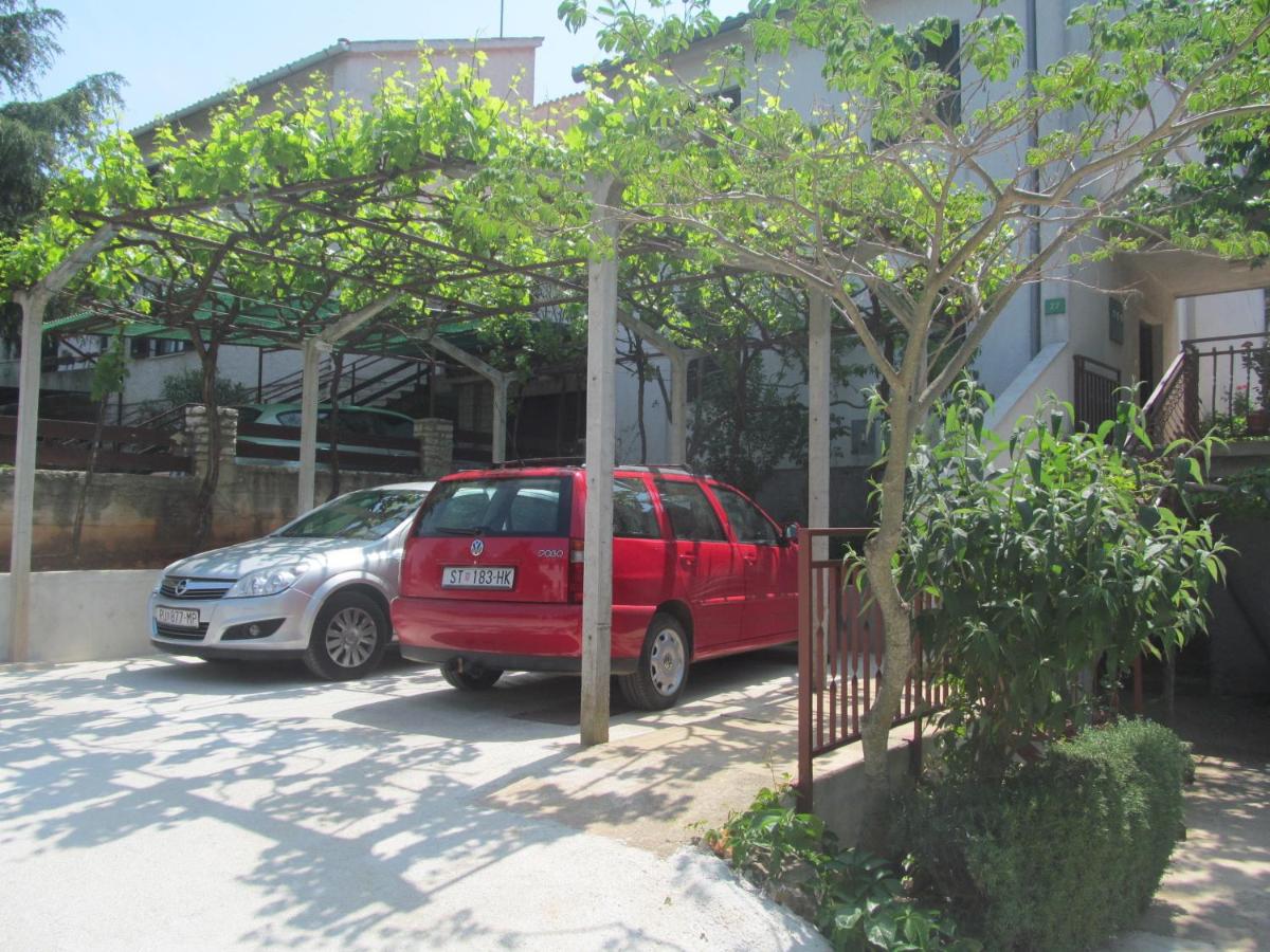 One-Bedroom Apartment with Terrace - Photo 10
