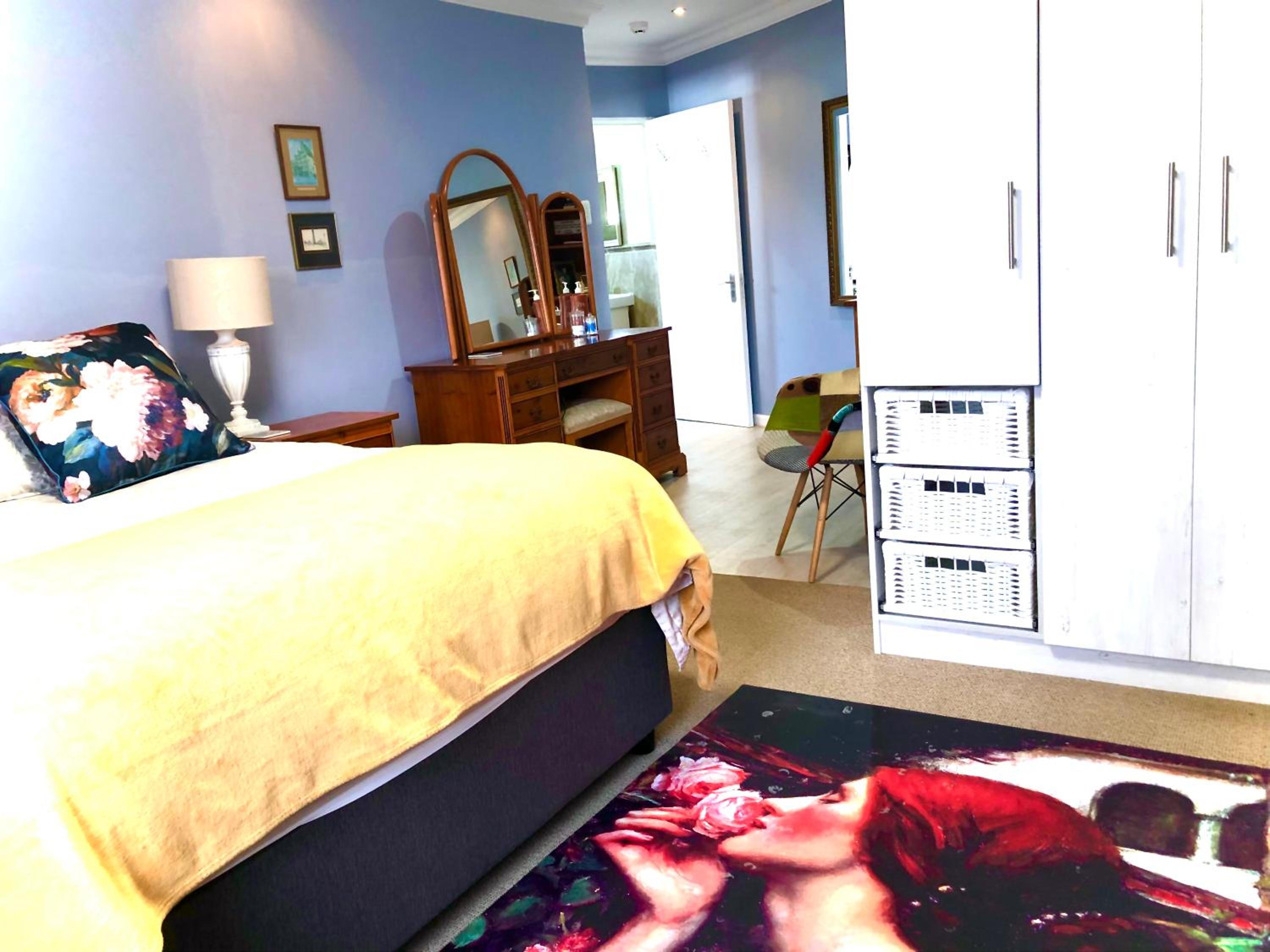 One-Bedroom Apartment No Water View