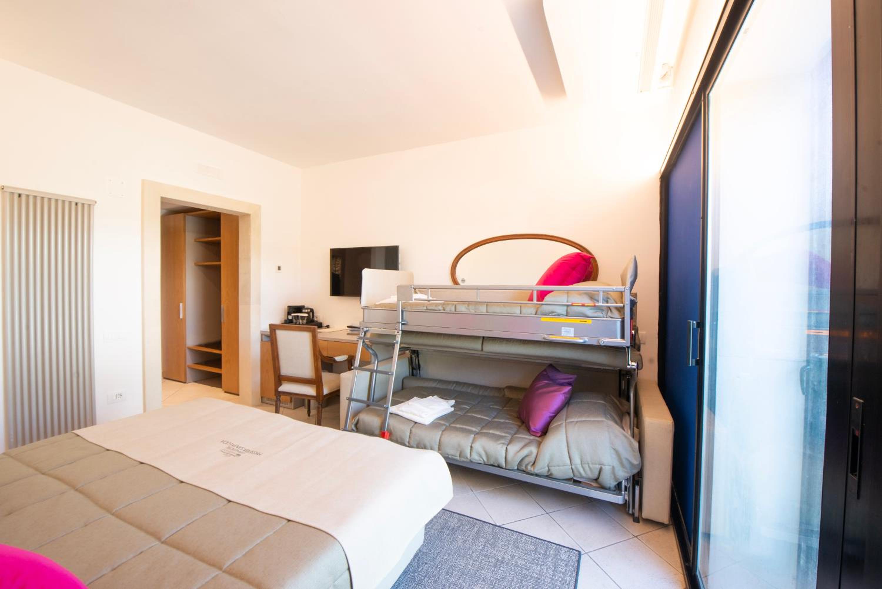Superior Quadruple Room photo 1