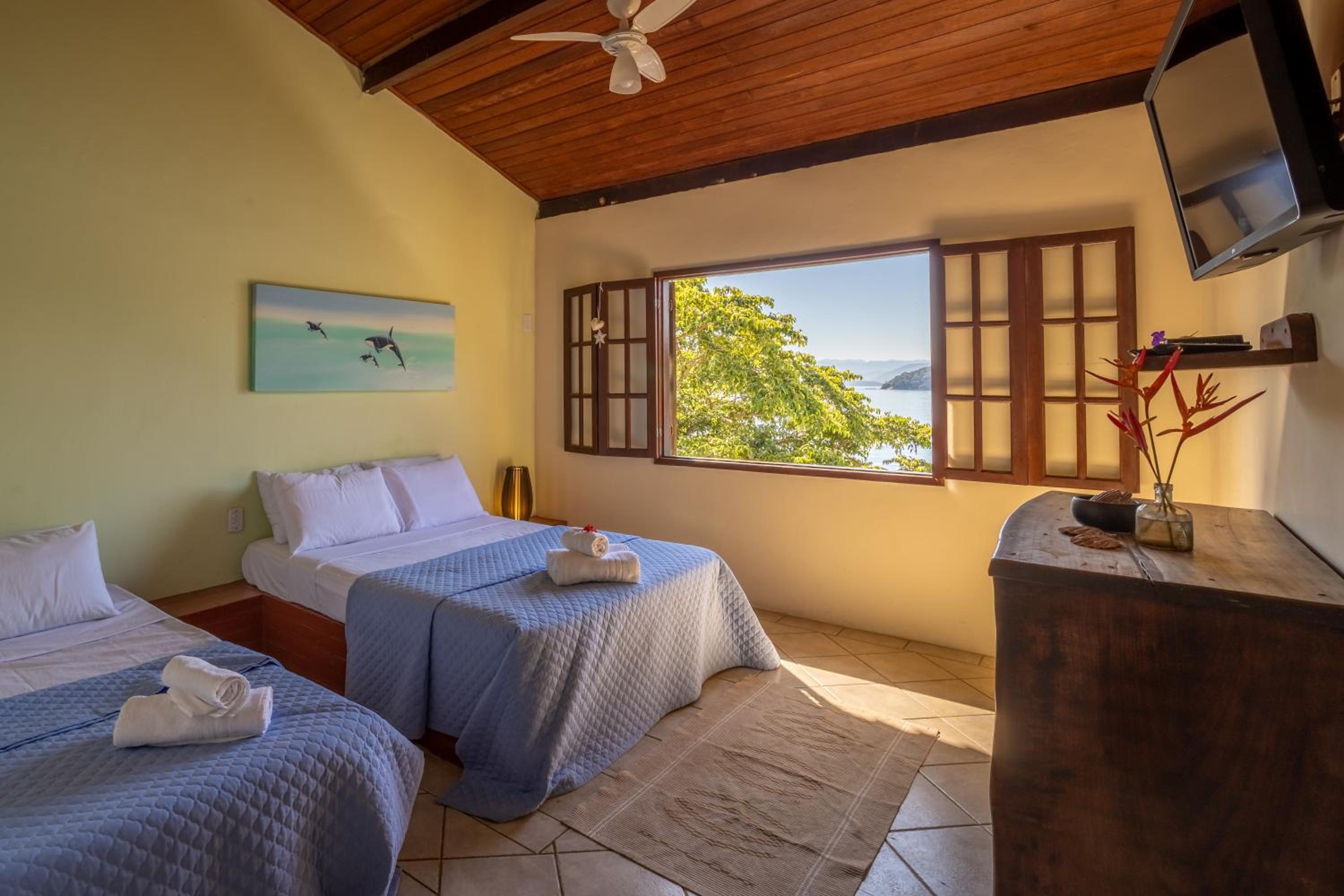 Deluxe Suite with Sea View photo 1