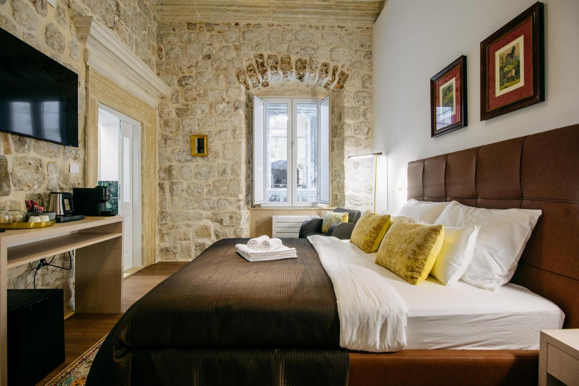 Superior Queen Room
