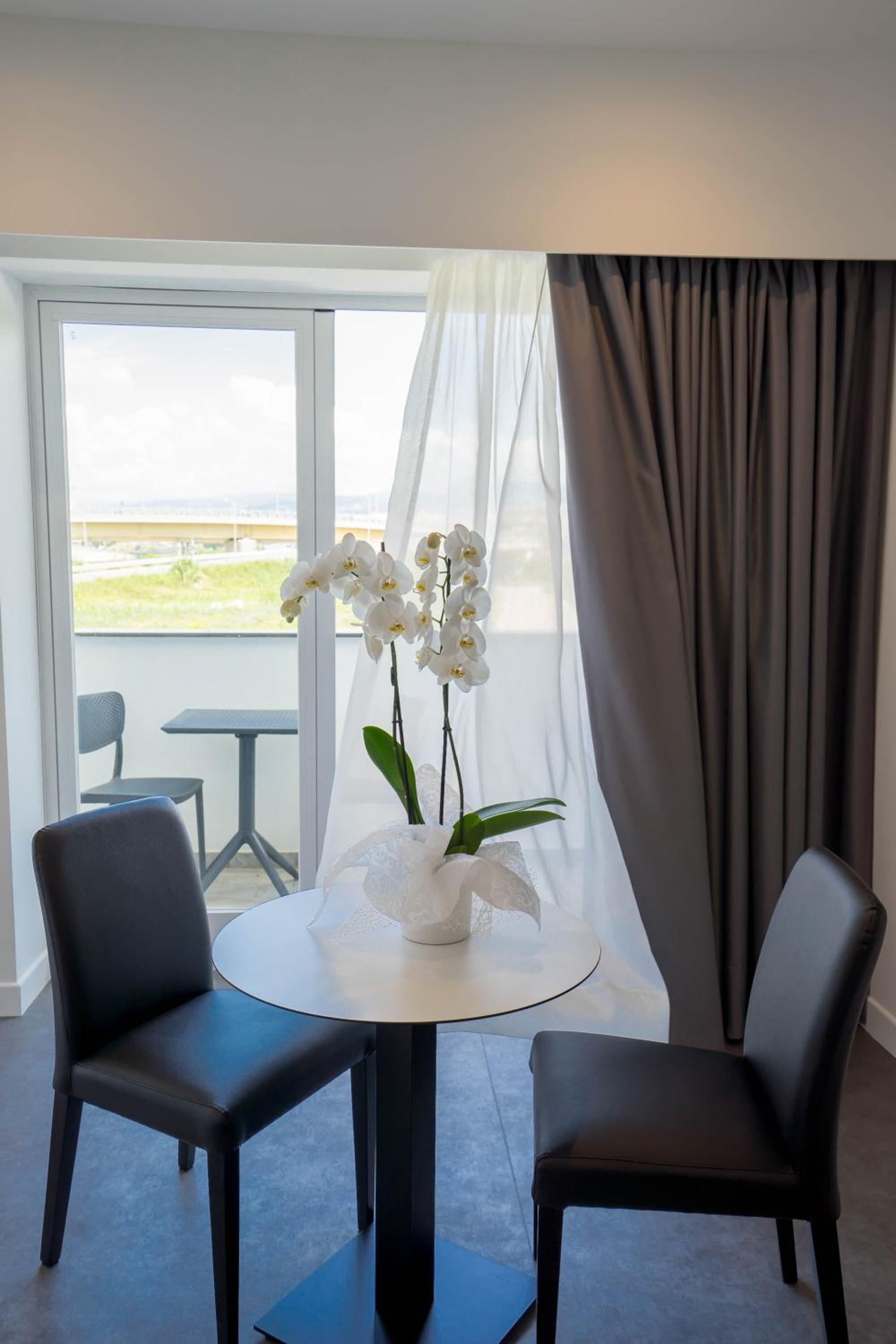 Suite with Balcony - Photo 14