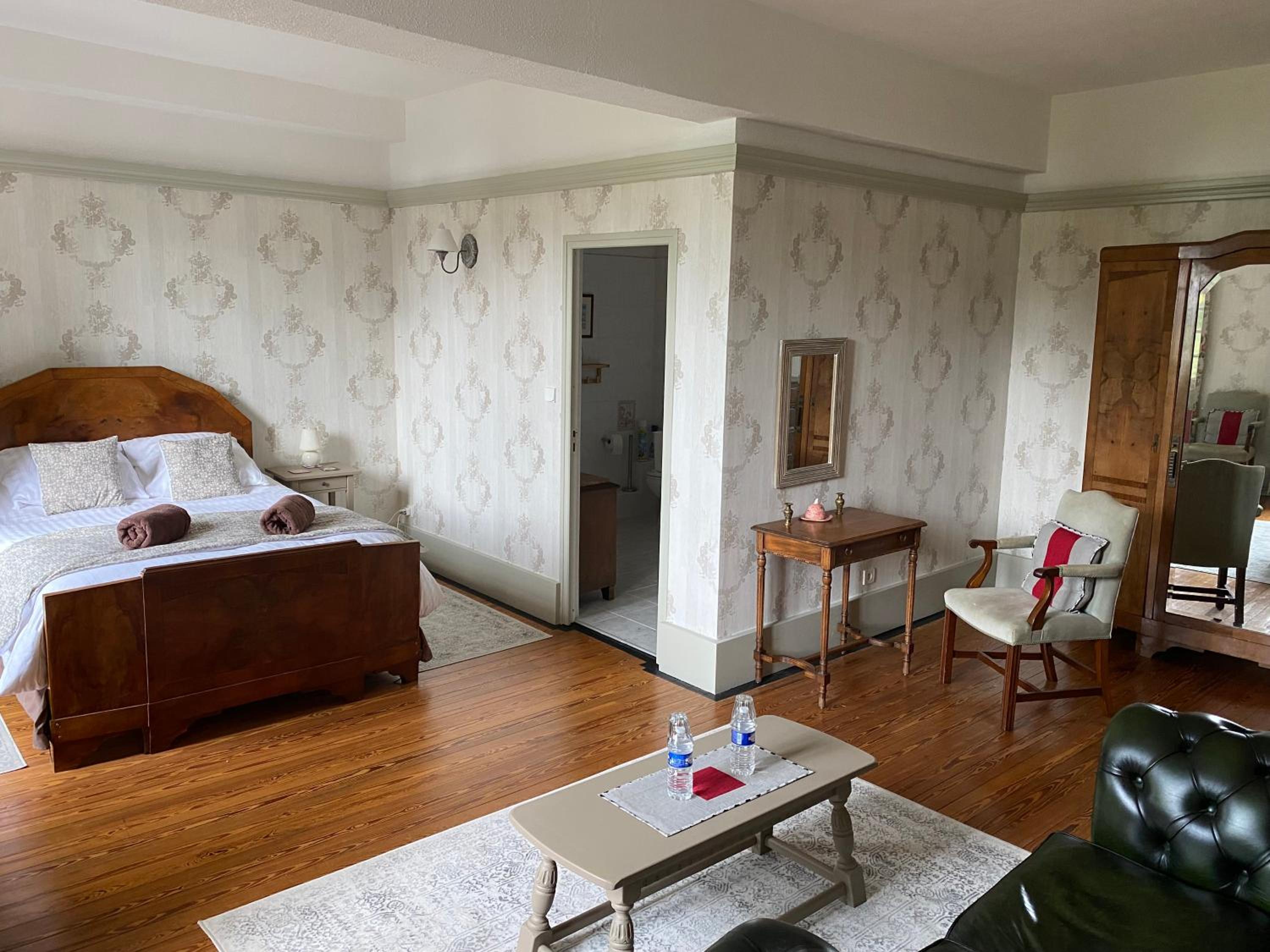 Double Room with Private Bathroom photo 3