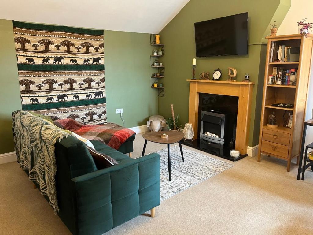 One-Bedroom Apartment photo 1