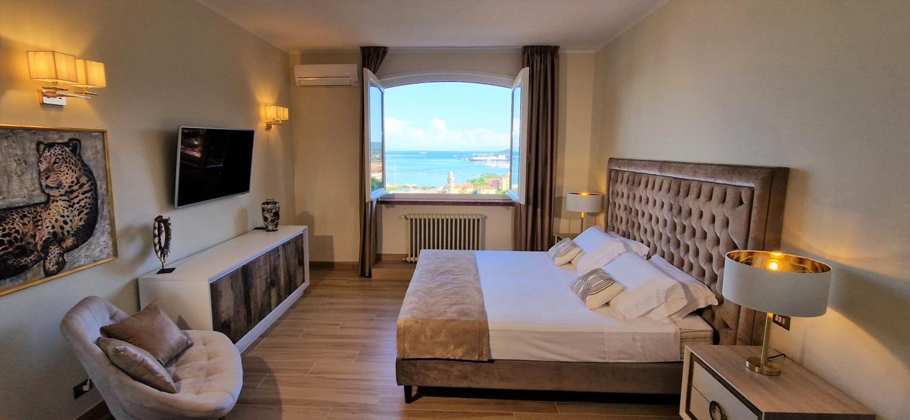 King Suite with Sea View