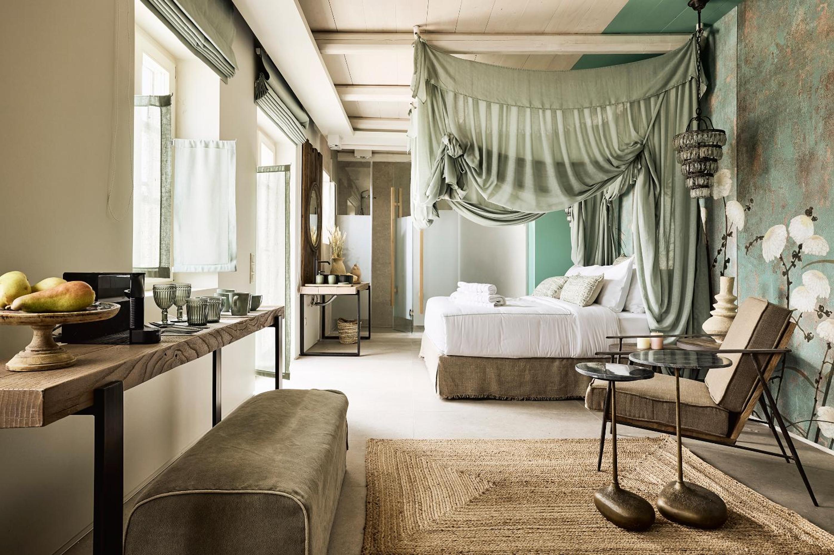 Deluxe Suite with Sea View photo 1